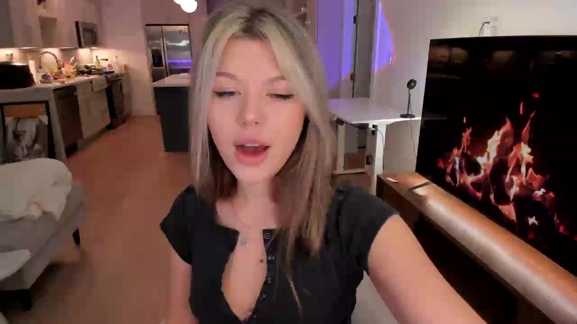 Gallery image thumbnail from Just_Vi's myfreecams stream on, 05/24/2026, 07:52 image 1 of 20