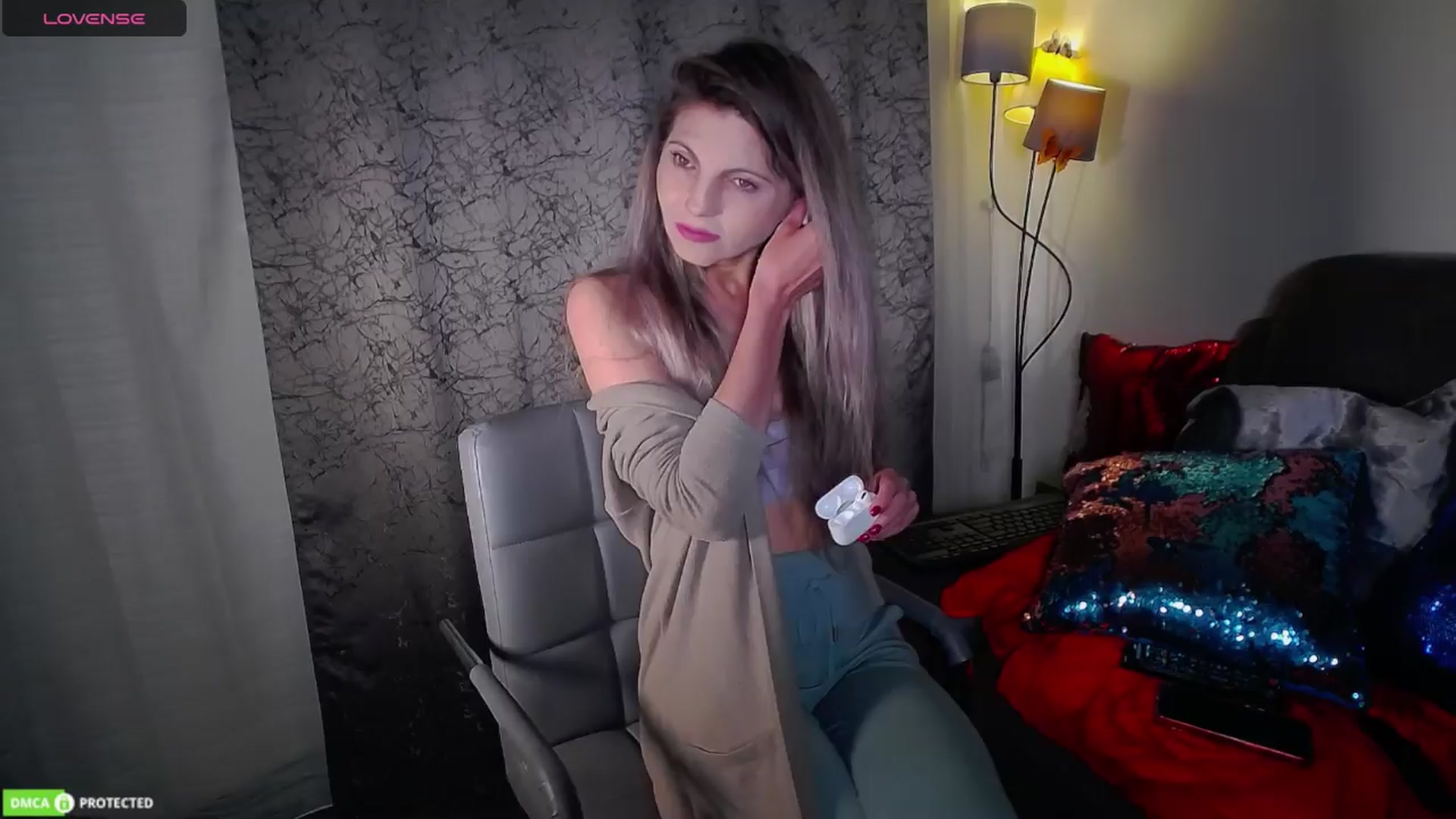Gallery image thumbnail from JustaBlonde1's myfreecams stream on, 04/03/2024, 18:41 image 16 of 20