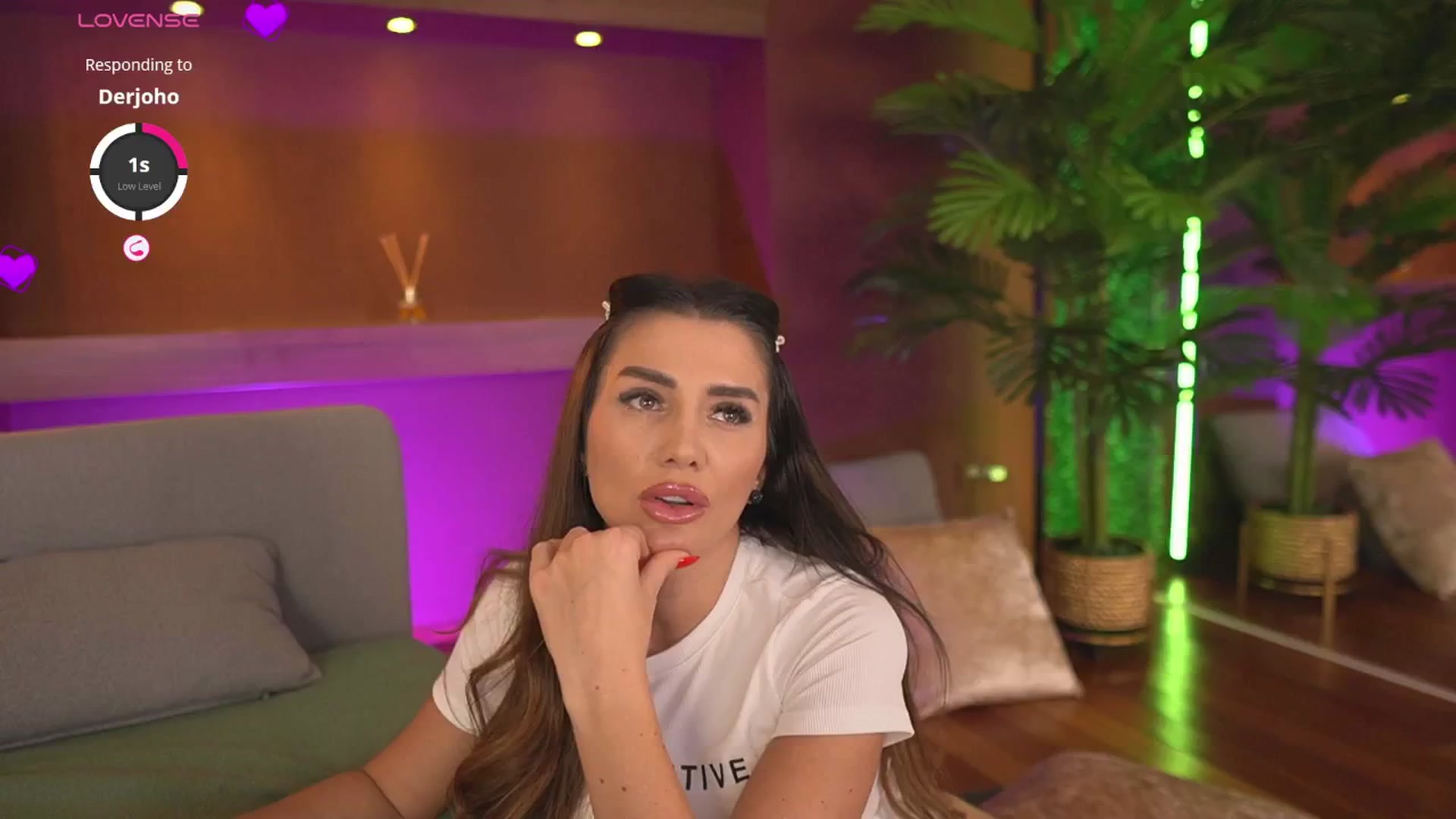 Gallery image thumbnail from JustinneJade's myfreecams stream on, 01/05/2026, 13:52 image 6 of 20