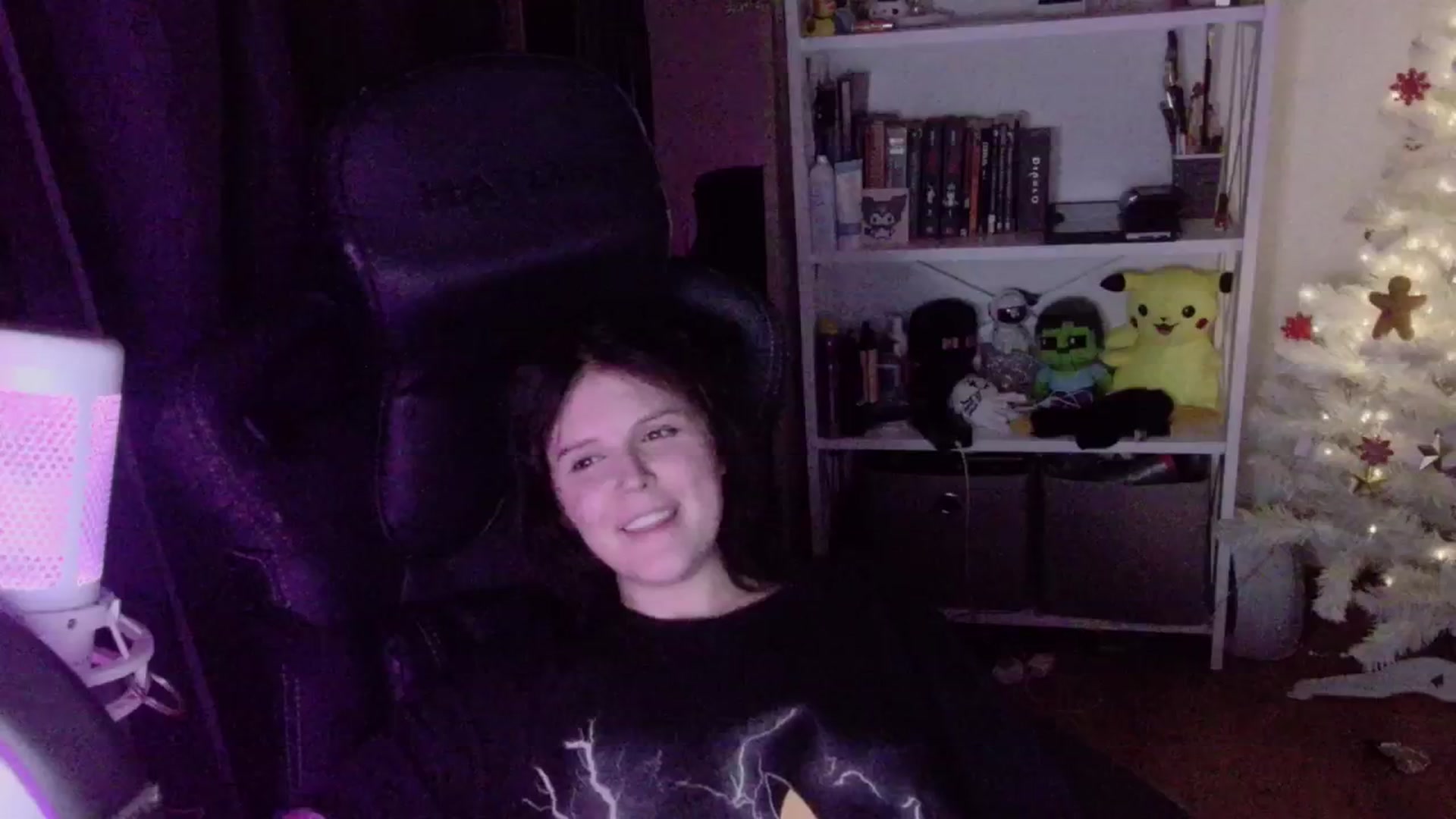 Gallery image thumbnail from Justpixel's myfreecams stream on, 12/18/2025, 01:55 image 16 of 20