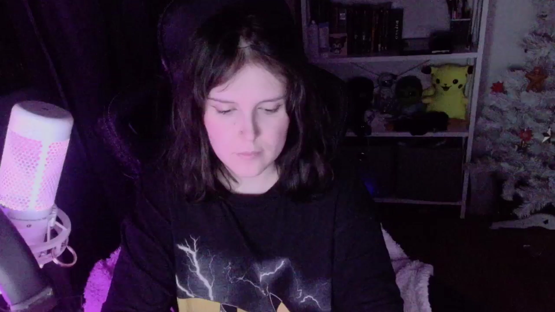 Gallery image thumbnail from Justpixel's myfreecams stream on, 12/18/2025, 01:55 image 5 of 20