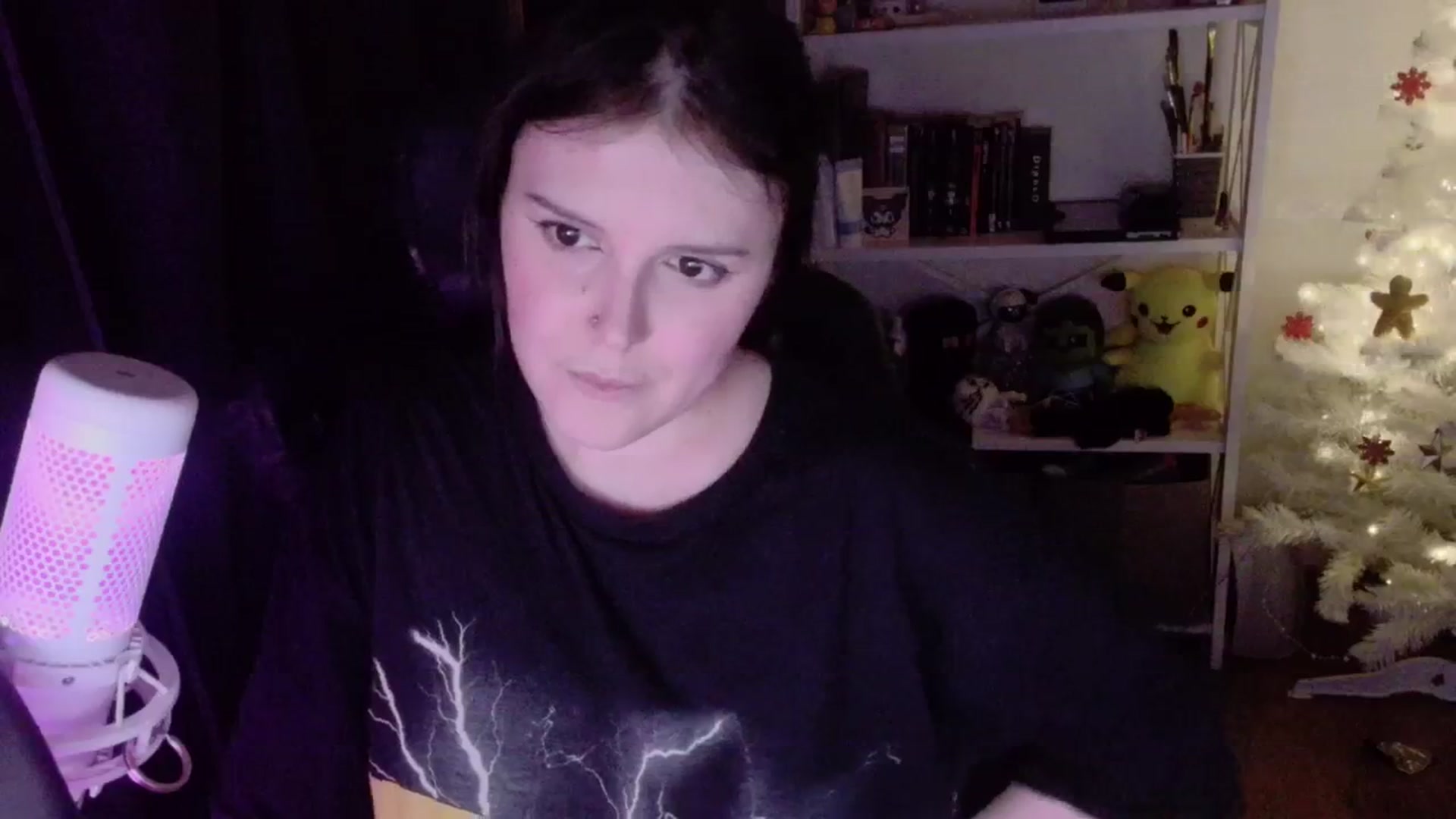Gallery image thumbnail from Justpixel's myfreecams stream on, 12/18/2025, 01:55 image 9 of 20