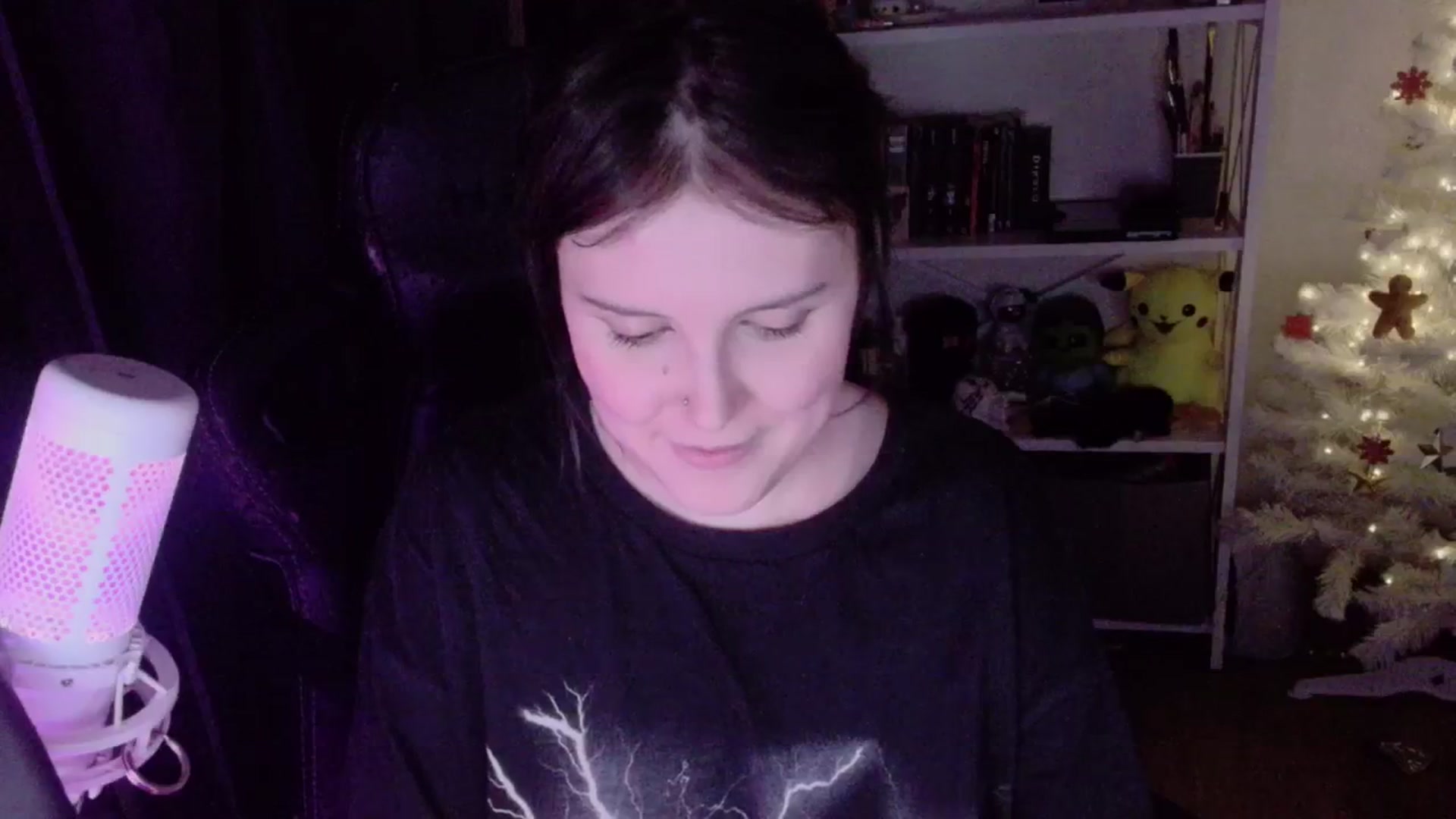 Gallery image thumbnail from Justpixel's myfreecams stream on, 12/18/2025, 01:55 image 11 of 20