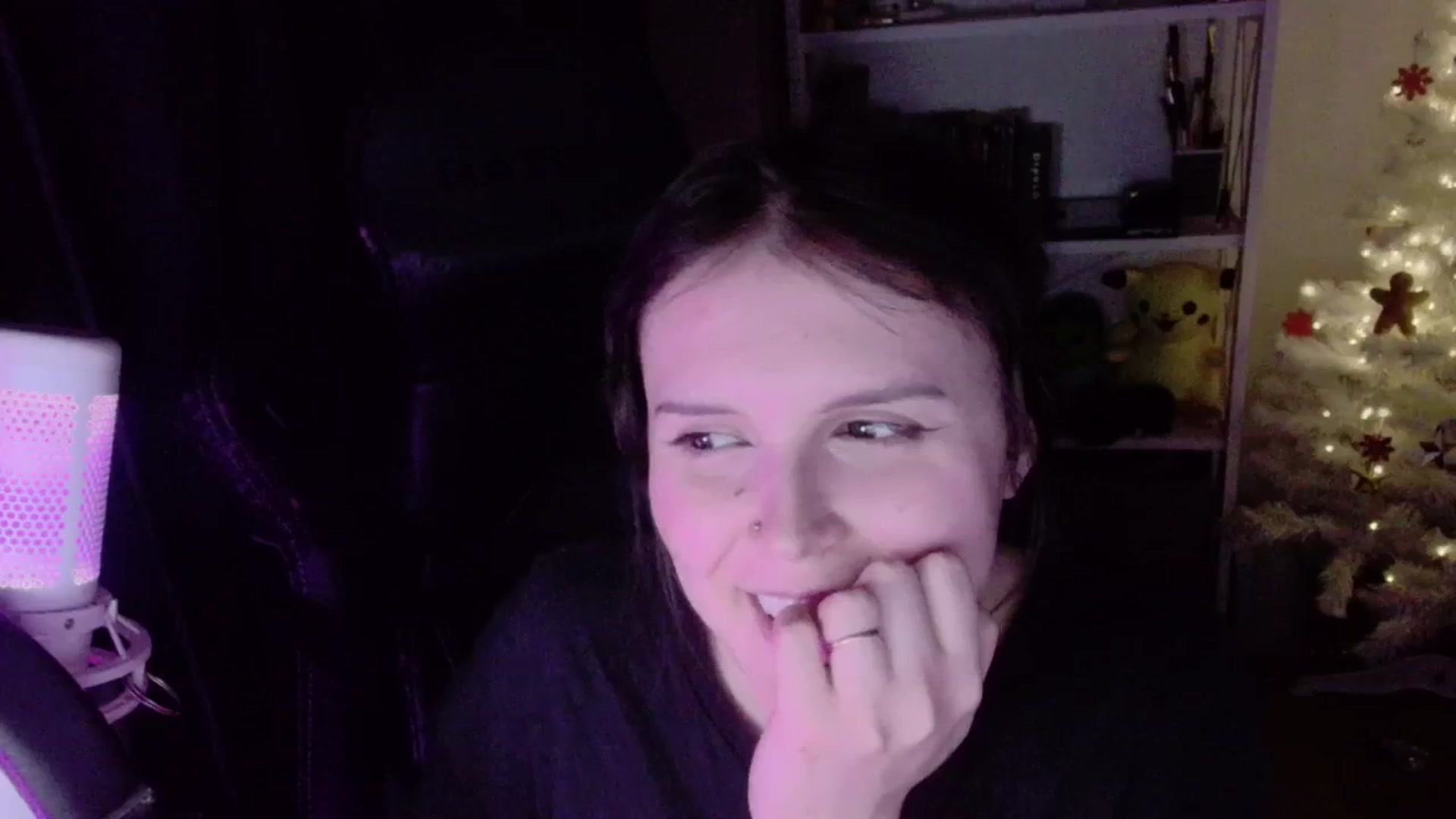 Gallery image thumbnail from Justpixel's myfreecams stream on, 12/18/2025, 01:55 image 14 of 20