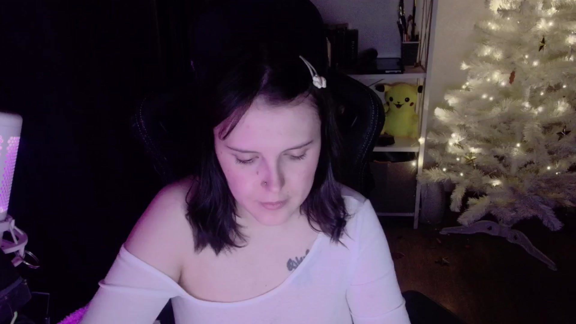 Gallery image thumbnail from Justpixel's myfreecams stream on, 12/21/2025, 02:36 image 1 of 20