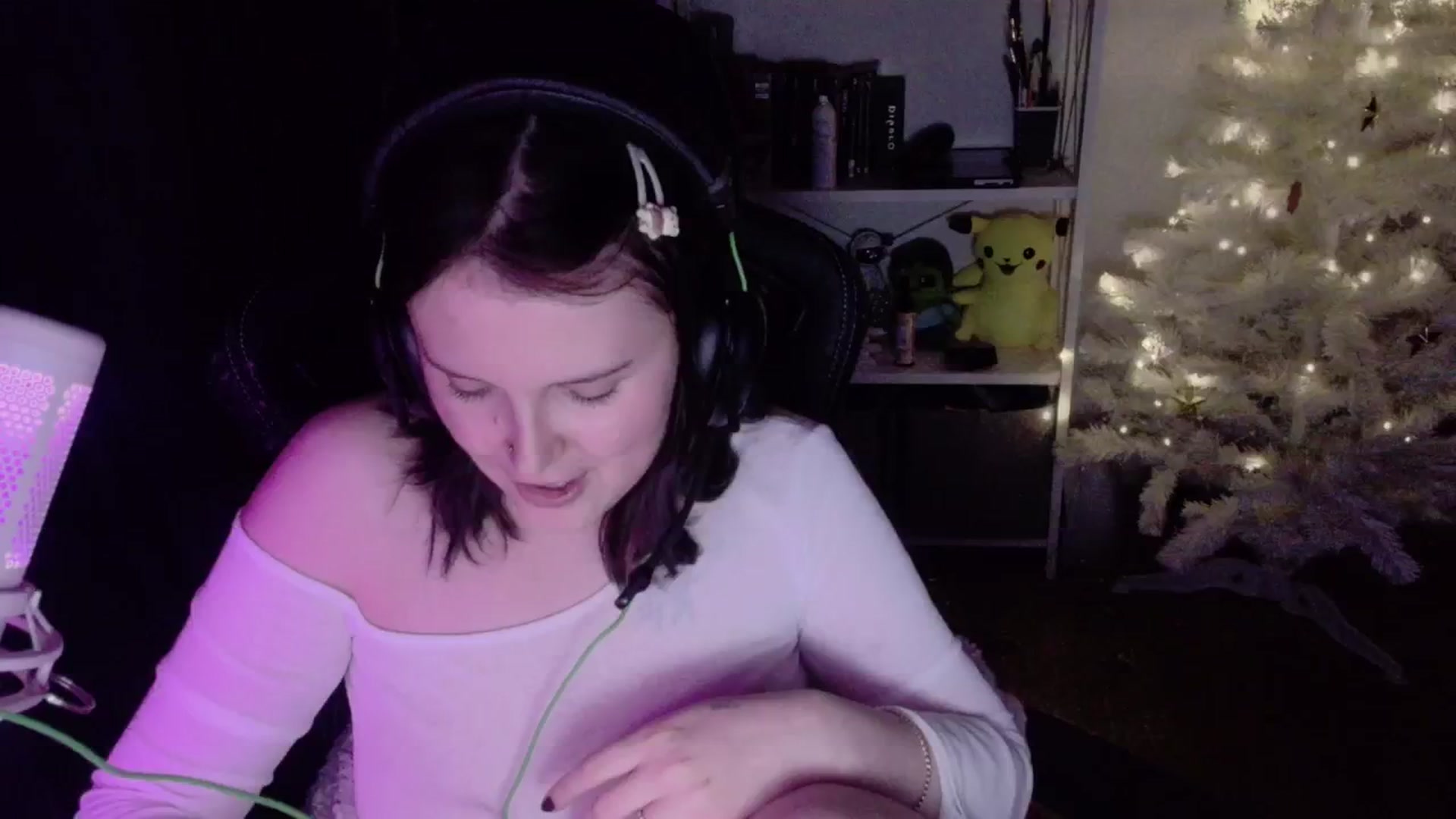 Gallery image thumbnail from Justpixel's myfreecams stream on, 12/21/2025, 02:36 image 6 of 20