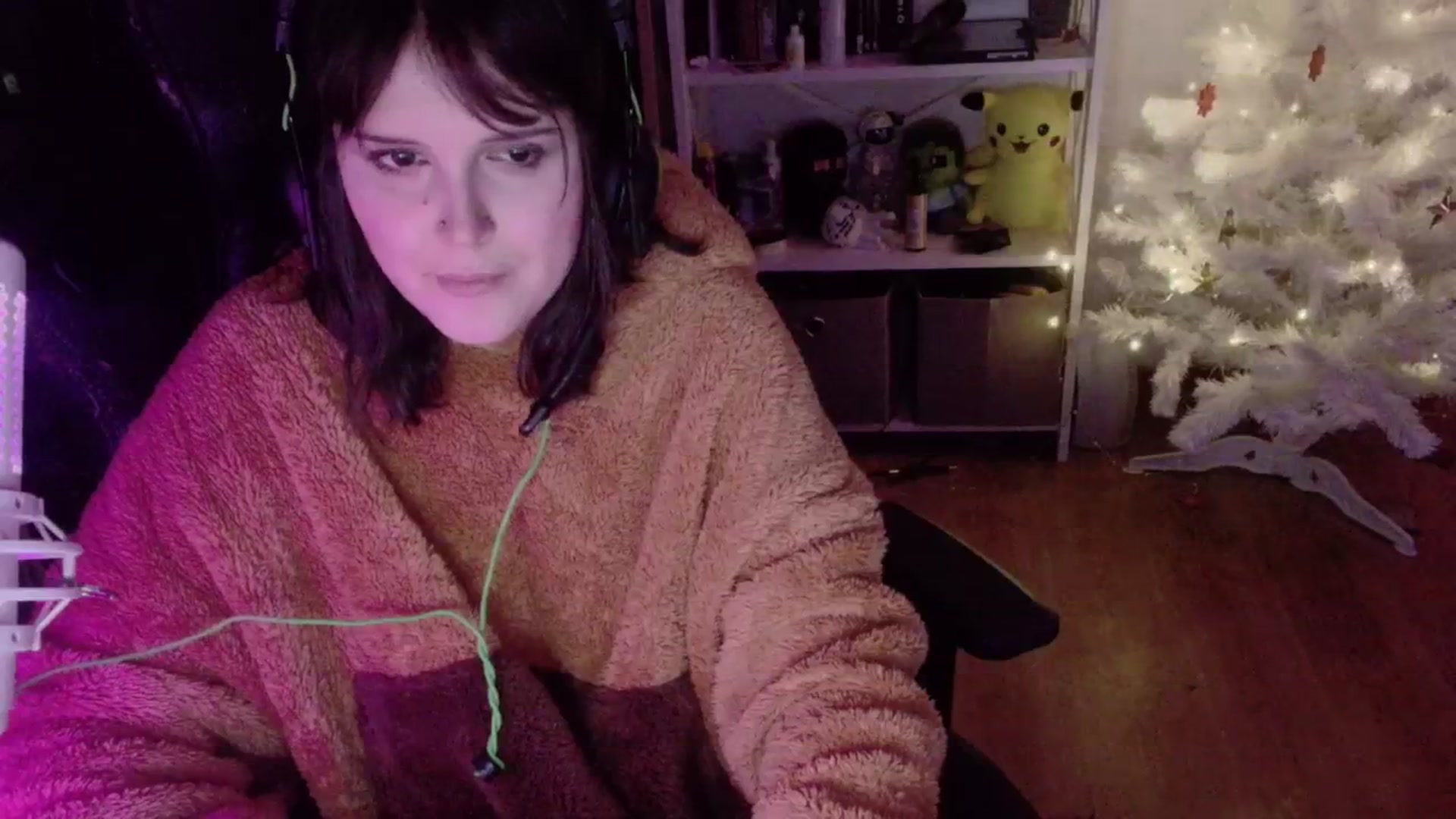 Gallery image thumbnail from Justpixel's myfreecams stream on, 12/22/2025, 01:28 image 8 of 20