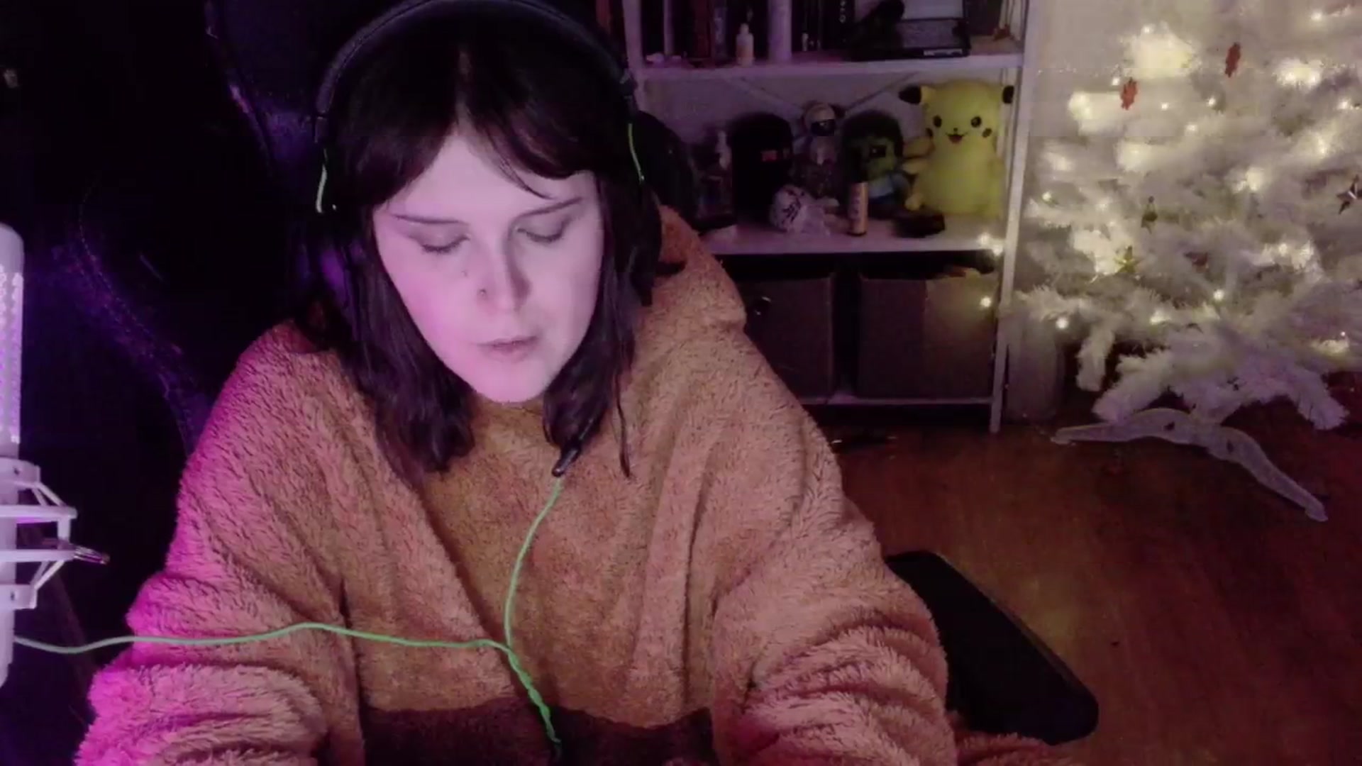 Gallery image thumbnail from Justpixel's myfreecams stream on, 12/22/2025, 01:28 image 12 of 20