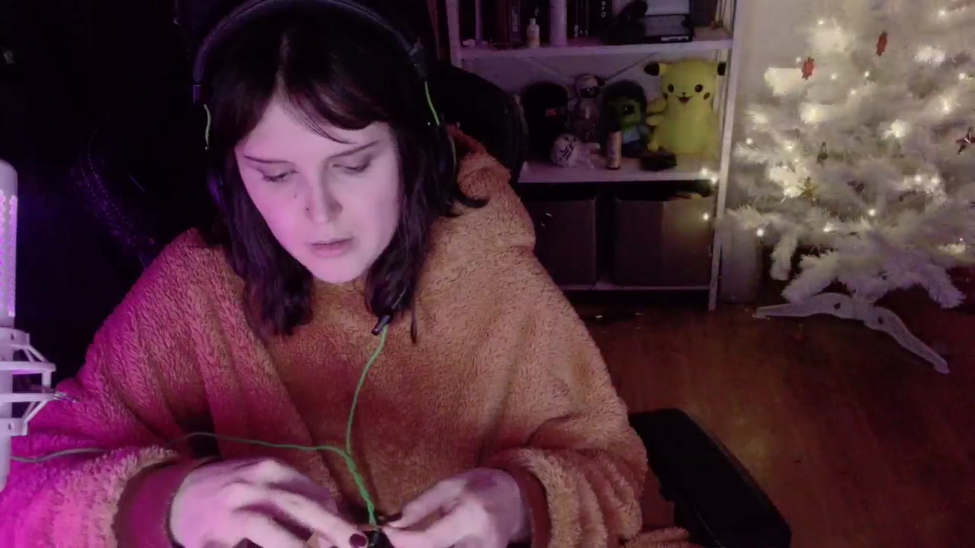 Gallery image thumbnail from Justpixel's myfreecams stream on, 12/22/2025, 01:28 image 11 of 20