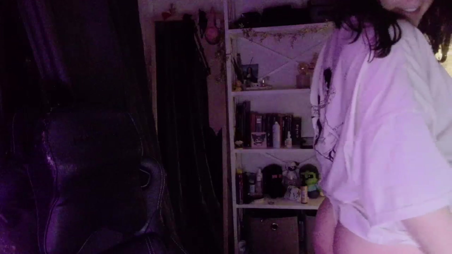 Gallery image thumbnail from Justpixel's myfreecams stream on, 12/25/2025, 02:59 image 10 of 20