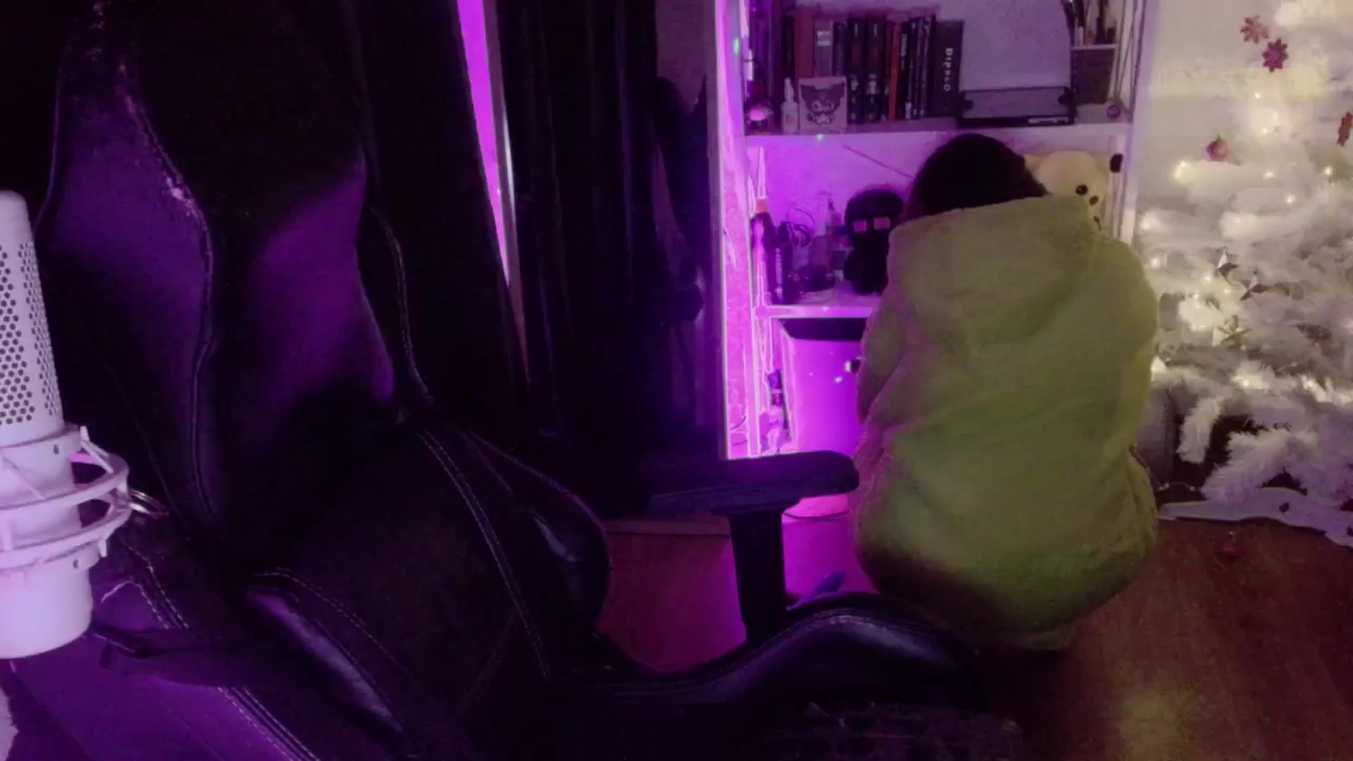Gallery image thumbnail from Justpixel's myfreecams stream on, 12/25/2025, 16:53 image 17 of 20