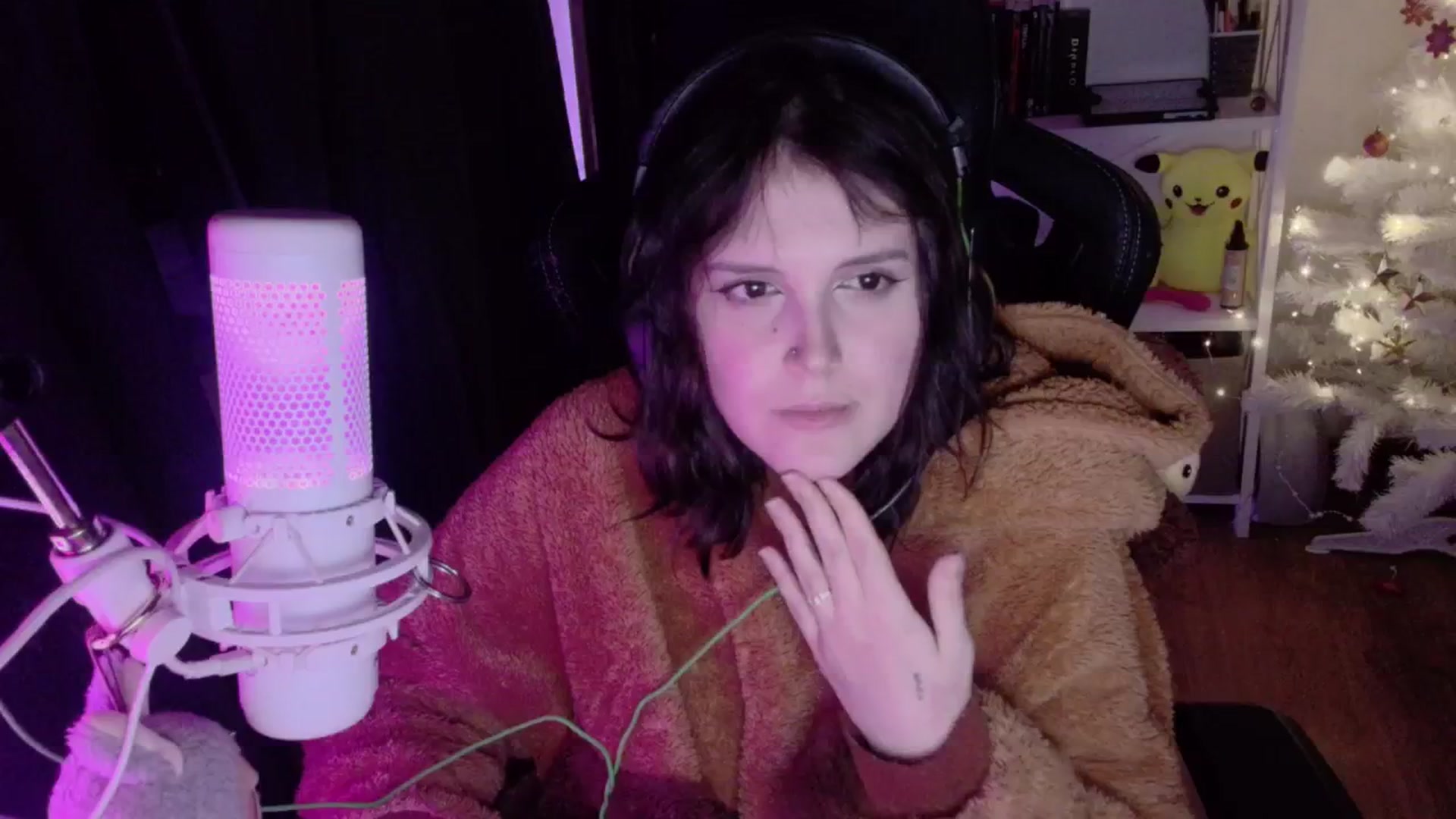Gallery image thumbnail from Justpixel's myfreecams stream on, 12/25/2025, 18:23 image 11 of 20