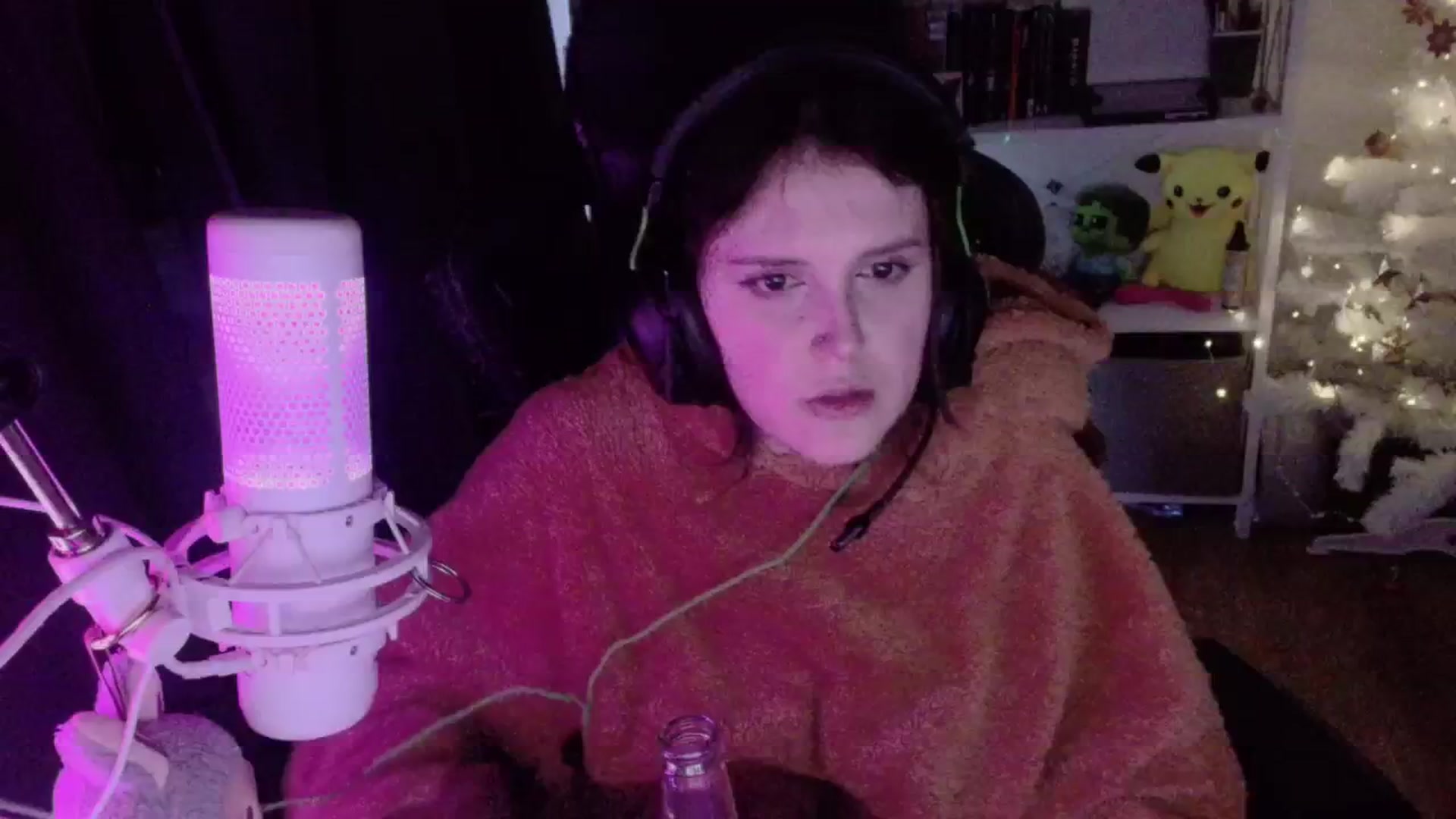Gallery image thumbnail from Justpixel's myfreecams stream on, 12/25/2025, 18:23 image 3 of 20