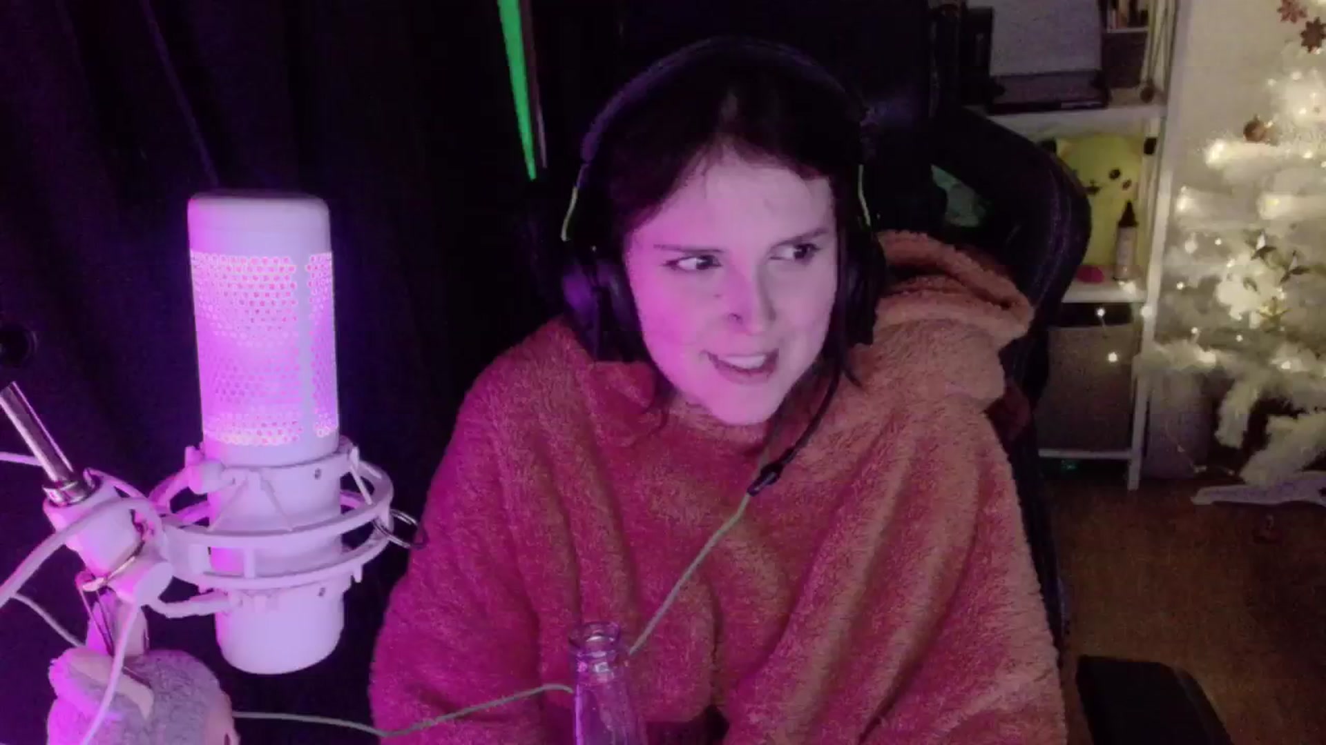 Gallery image thumbnail from Justpixel's myfreecams stream on, 12/25/2025, 18:23 image 2 of 20