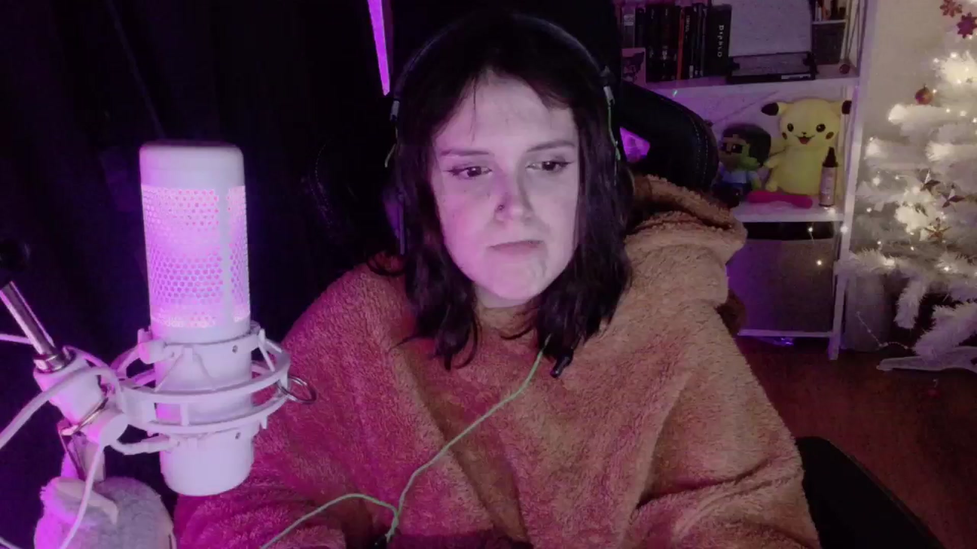 Gallery image thumbnail from Justpixel's myfreecams stream on, 12/25/2025, 18:23 image 8 of 20