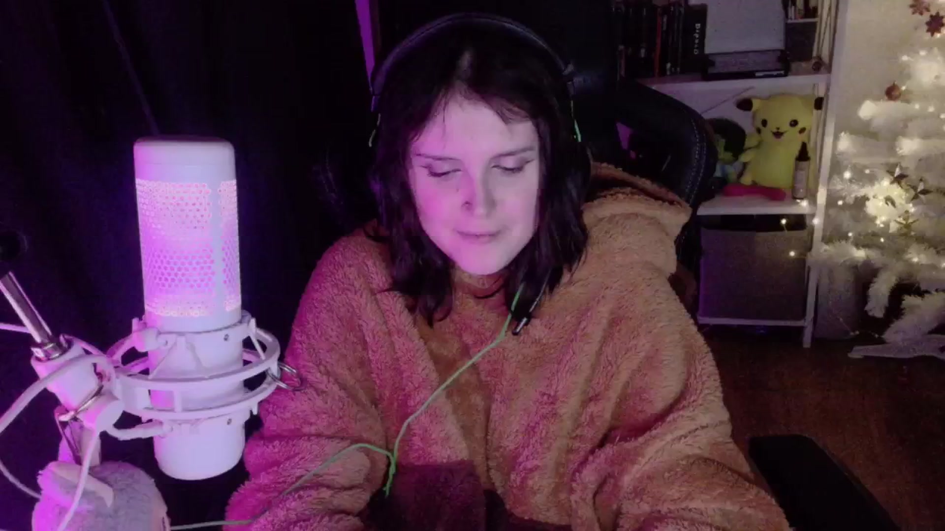 Gallery image thumbnail from Justpixel's myfreecams stream on, 12/25/2025, 18:23 image 9 of 20