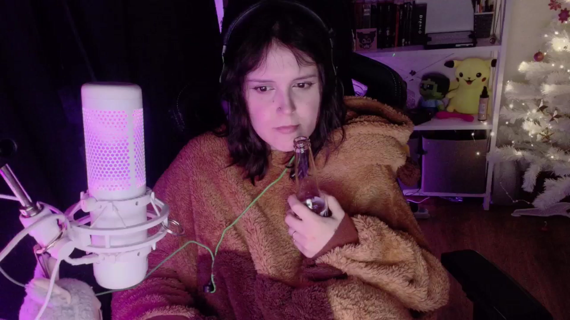 Gallery image thumbnail from Justpixel's myfreecams stream on, 12/25/2025, 18:23 image 15 of 20