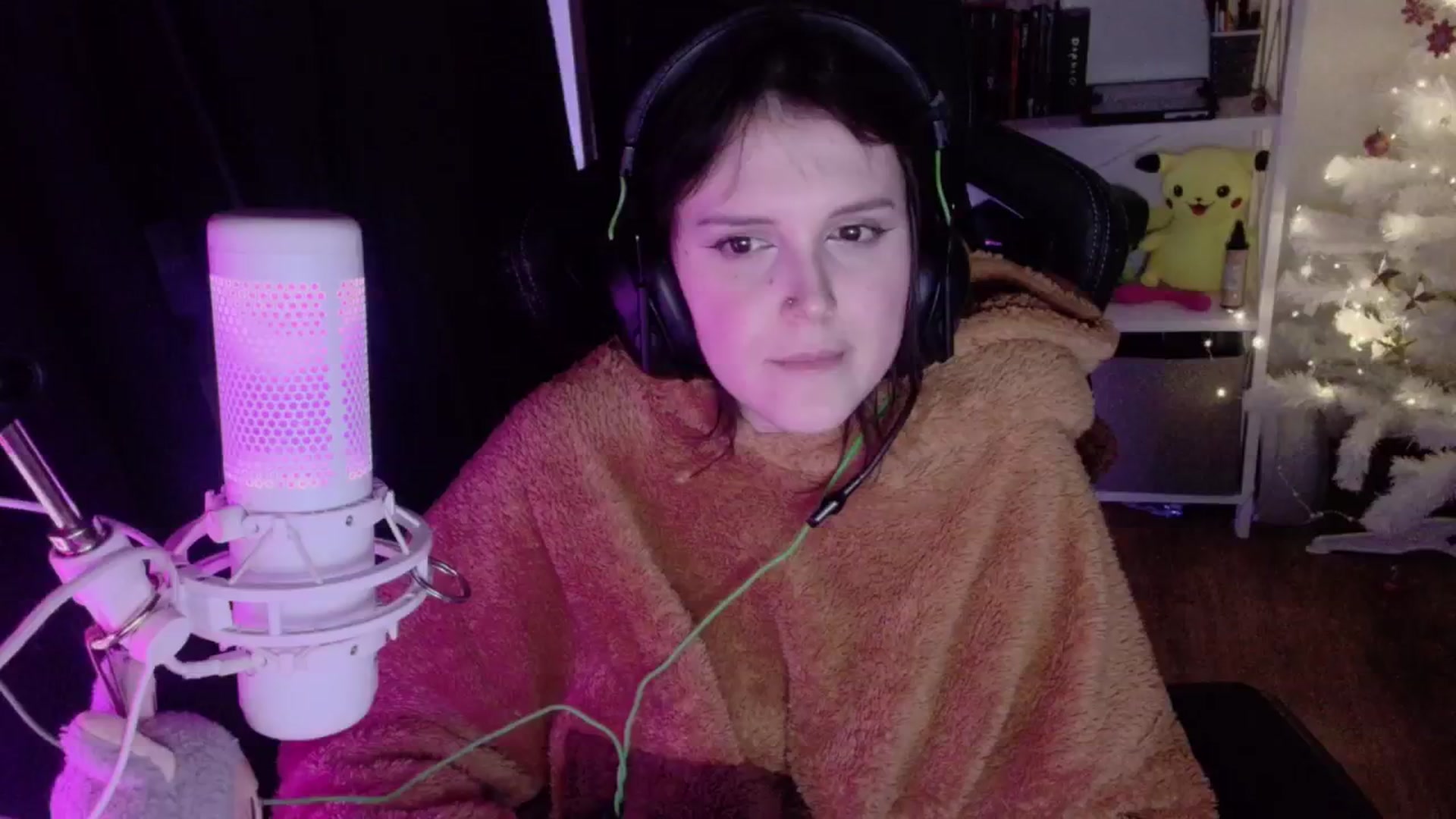 Gallery image thumbnail from Justpixel's myfreecams stream on, 12/25/2025, 18:23 image 7 of 20
