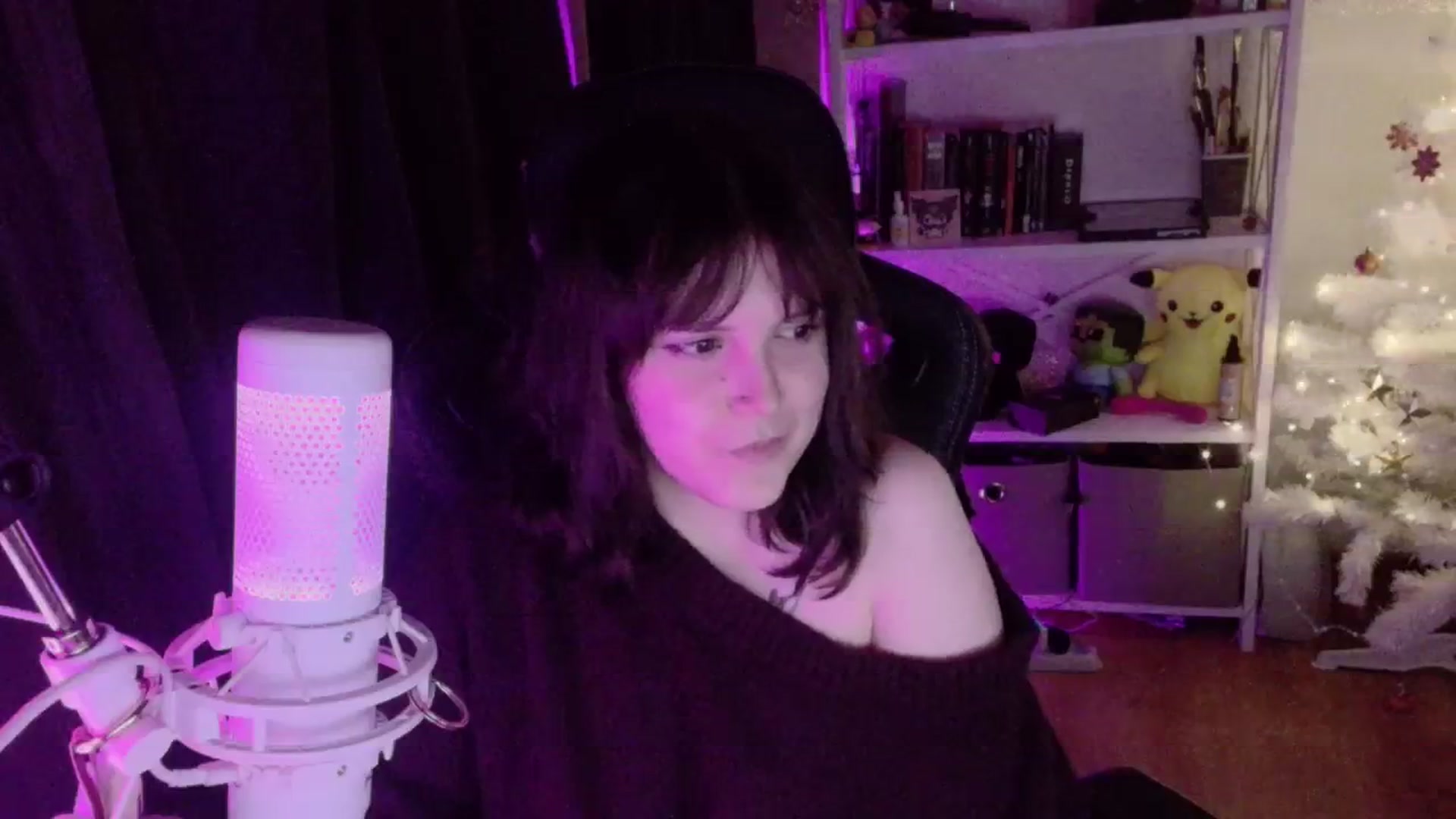 Gallery image thumbnail from Justpixel's myfreecams stream on, 12/26/2025, 01:30 image 8 of 20