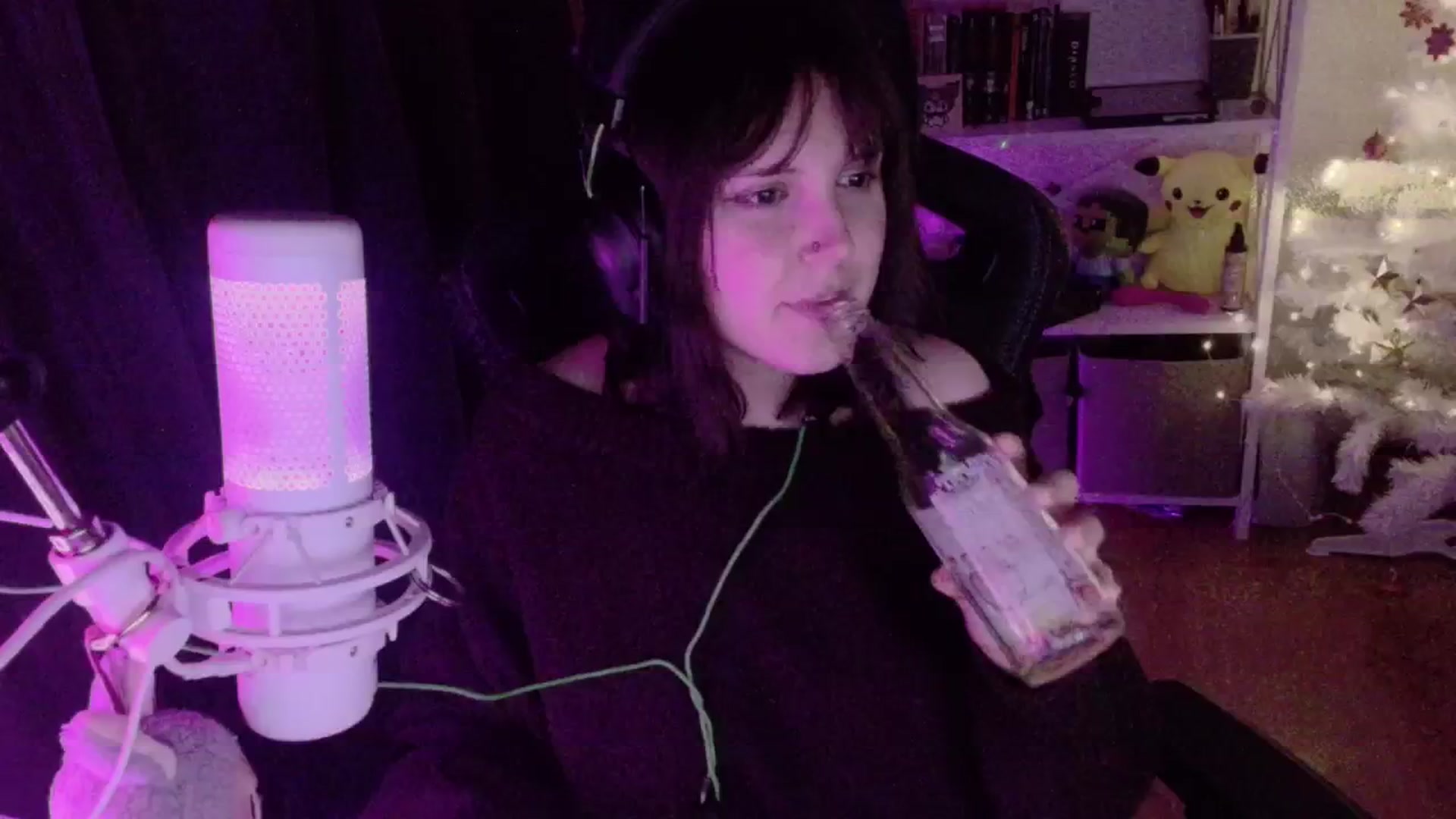 Gallery image thumbnail from Justpixel's myfreecams stream on, 12/26/2025, 01:30 image 3 of 20