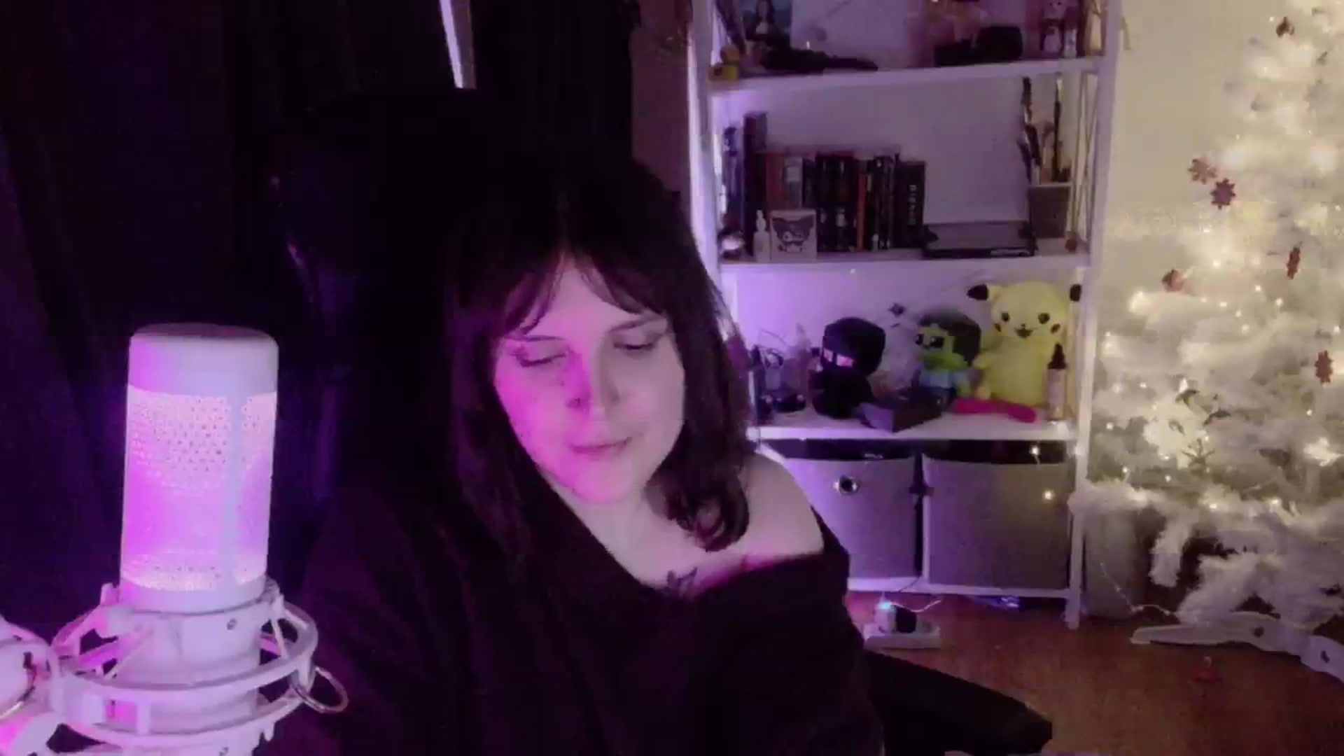 Gallery image thumbnail from Justpixel's myfreecams stream on, 12/26/2025, 01:30 image 10 of 20