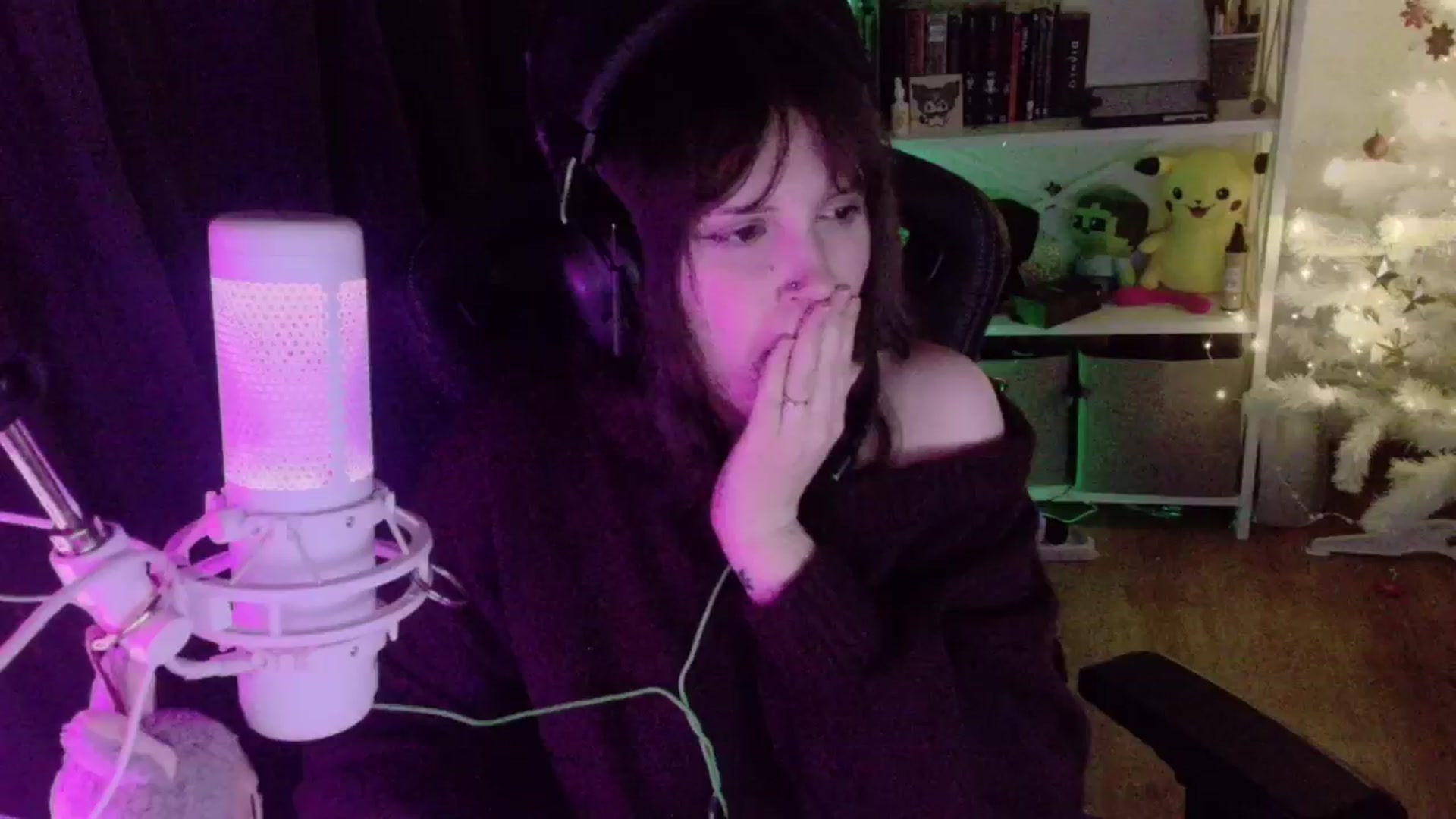 Gallery image thumbnail from Justpixel's myfreecams stream on, 12/26/2025, 01:30 image 1 of 20