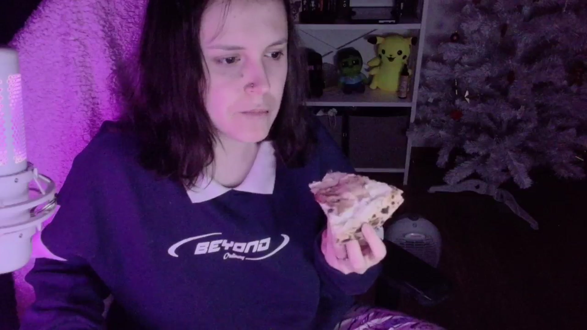 Gallery image thumbnail from Justpixel's myfreecams stream on, 12/26/2025, 23:21 image 15 of 20
