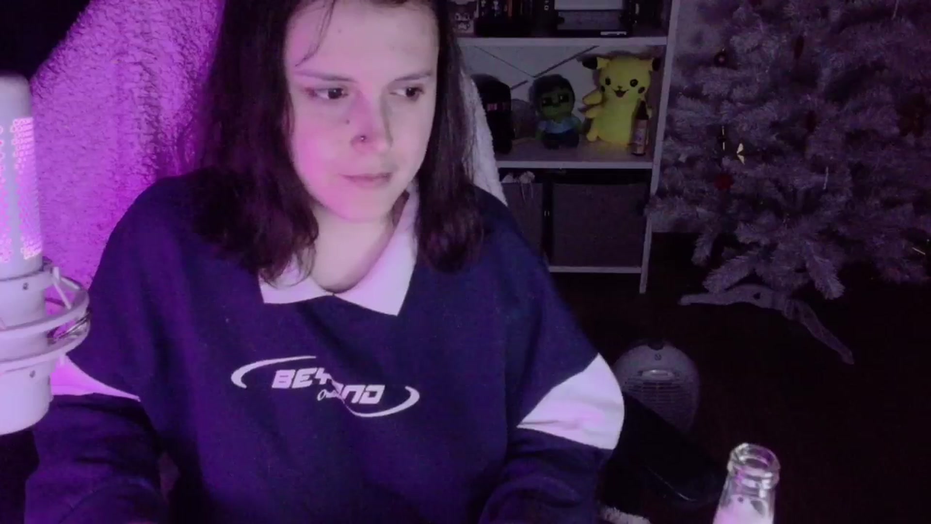 Gallery image thumbnail from Justpixel's myfreecams stream on, 12/26/2025, 23:21 image 18 of 20