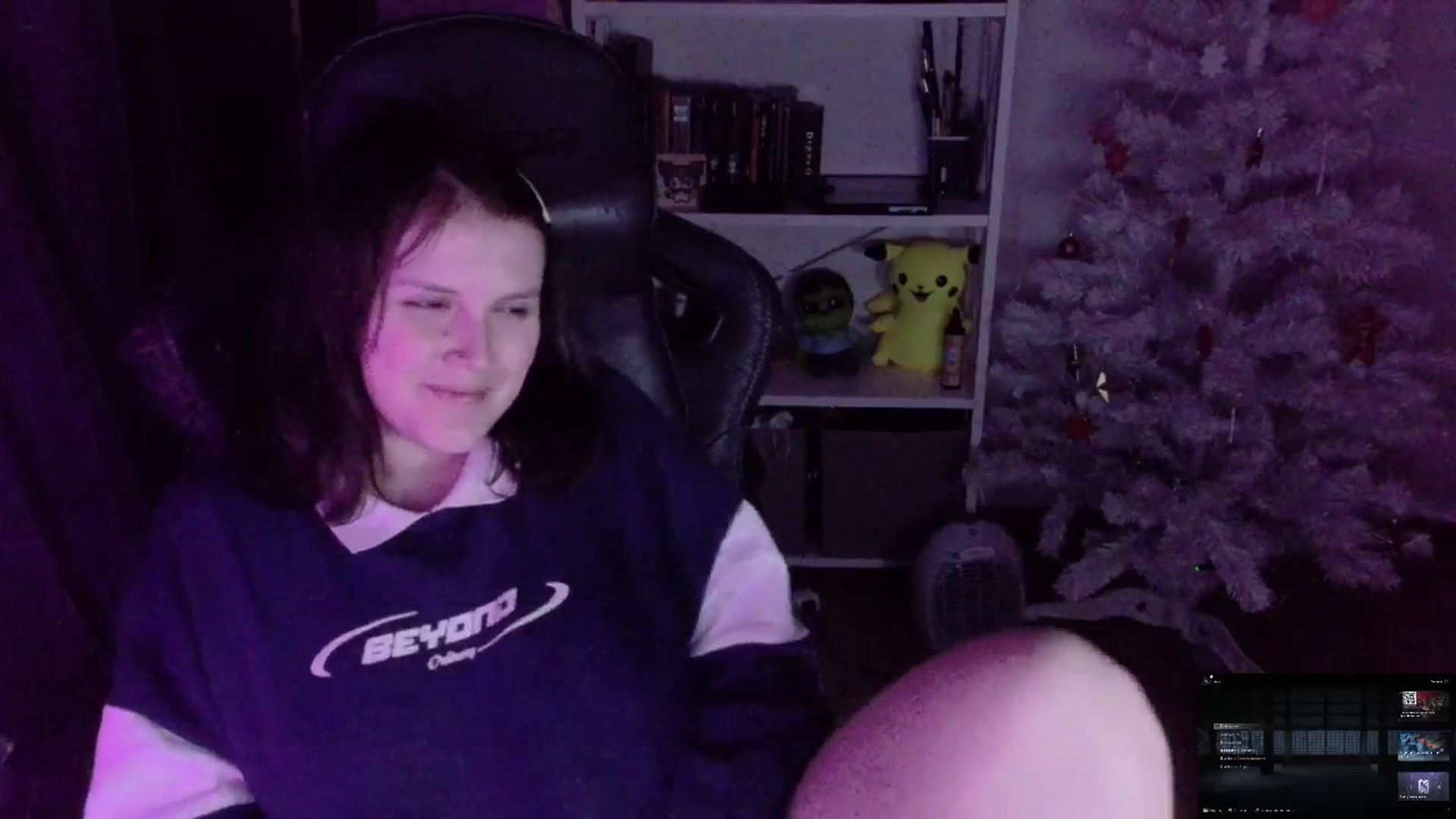 Gallery image thumbnail from Justpixel's myfreecams stream on, 12/27/2025, 02:35 image 6 of 20
