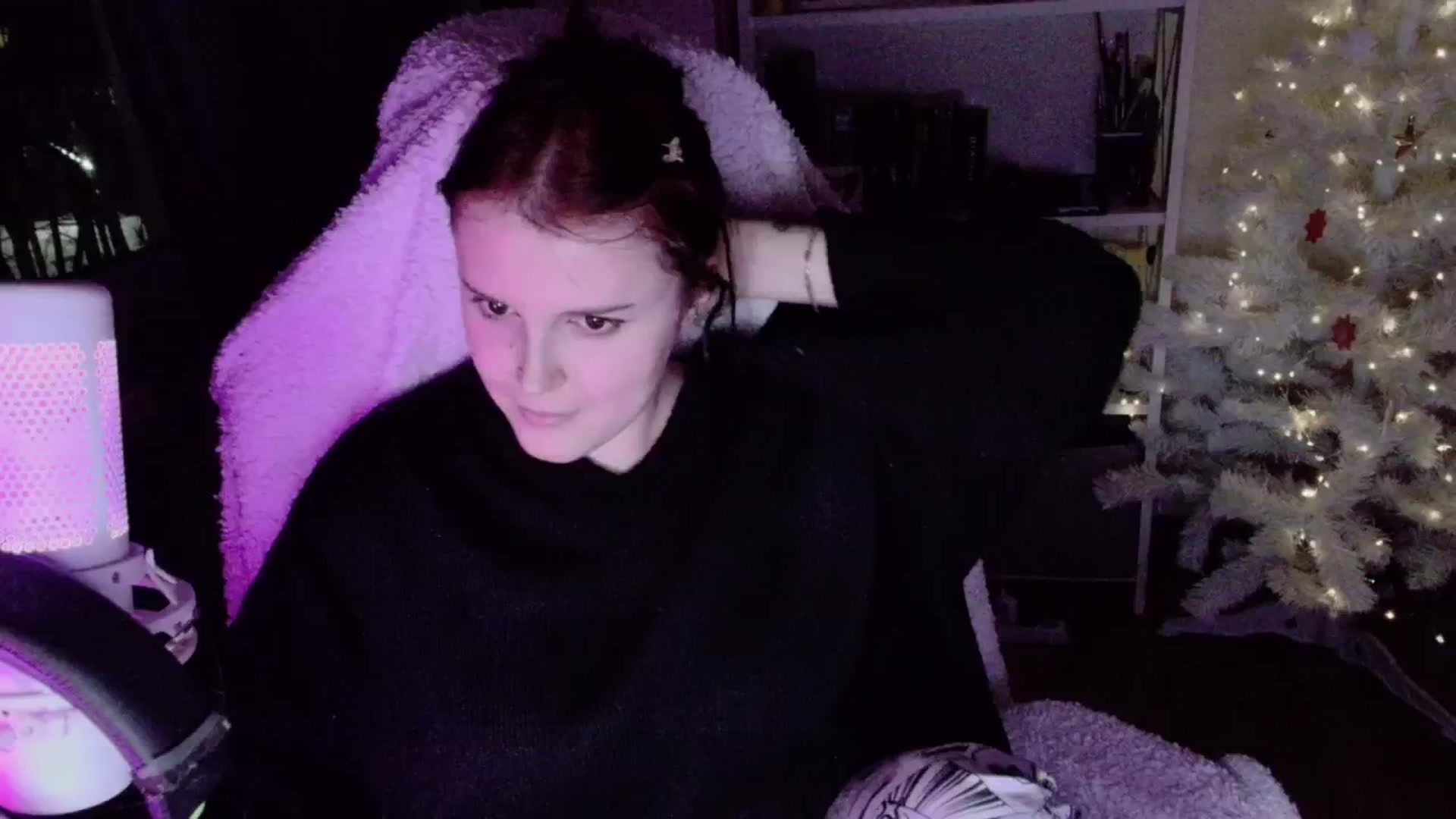Gallery image thumbnail from Justpixel's myfreecams stream on, 01/01/2026, 24:14 image 3 of 20