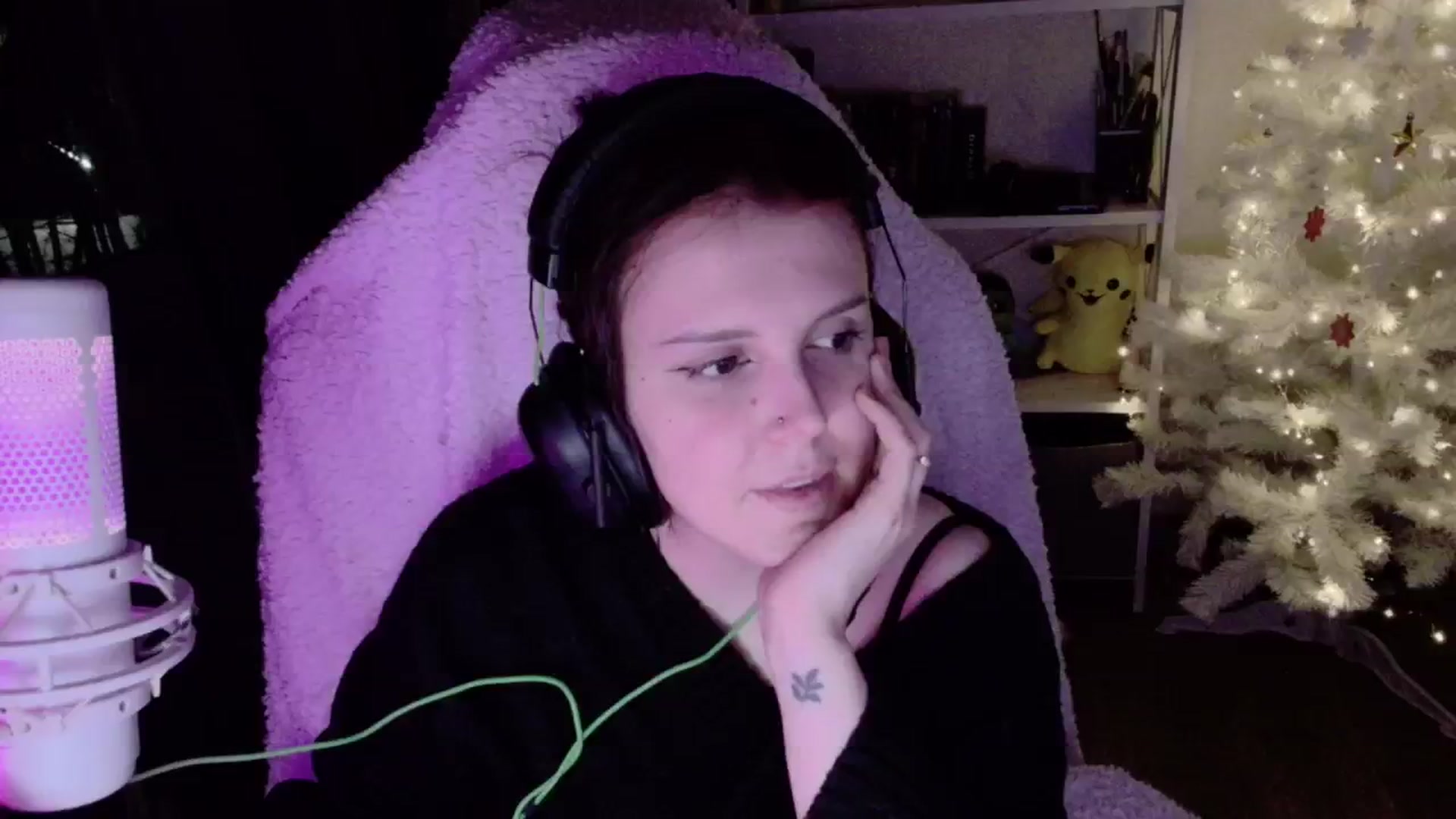 Gallery image thumbnail from Justpixel's myfreecams stream on, 01/01/2026, 24:14 image 2 of 20