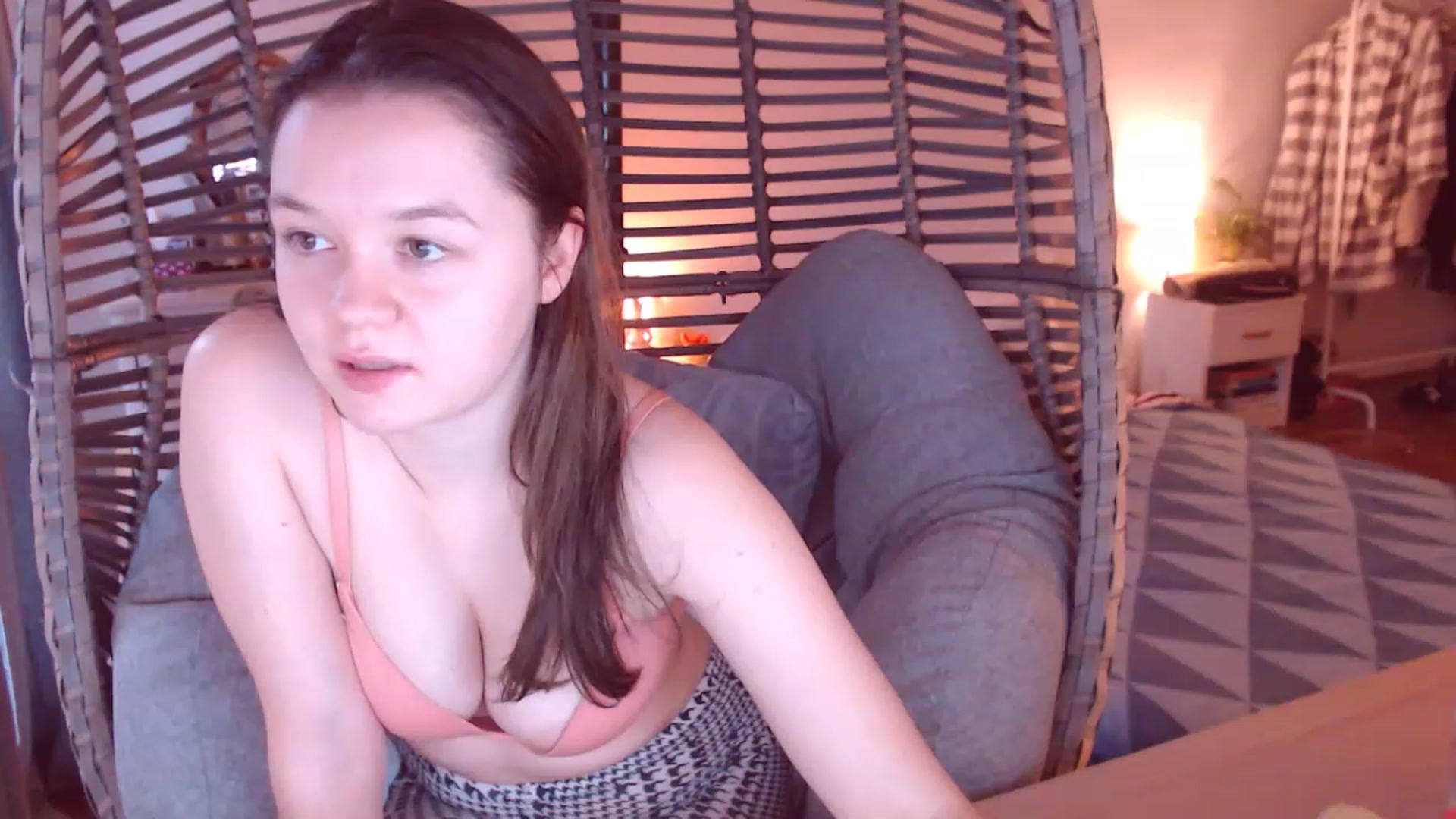 Gallery image thumbnail from Justturned_18's myfreecams stream on, 11/16/2022, 14:29 image 17 of 20