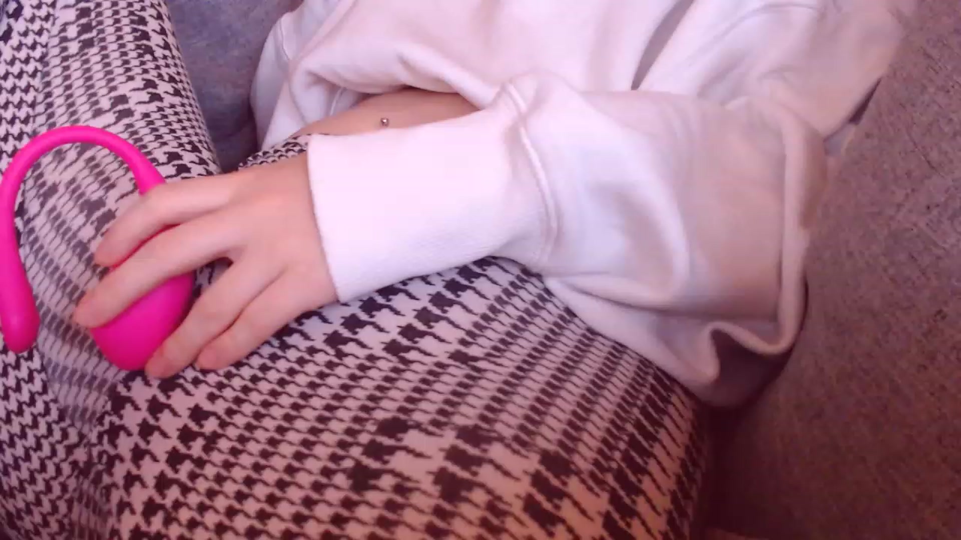 Gallery image thumbnail from Justturned_18's myfreecams stream on, 11/16/2022, 16:38 image 18 of 20