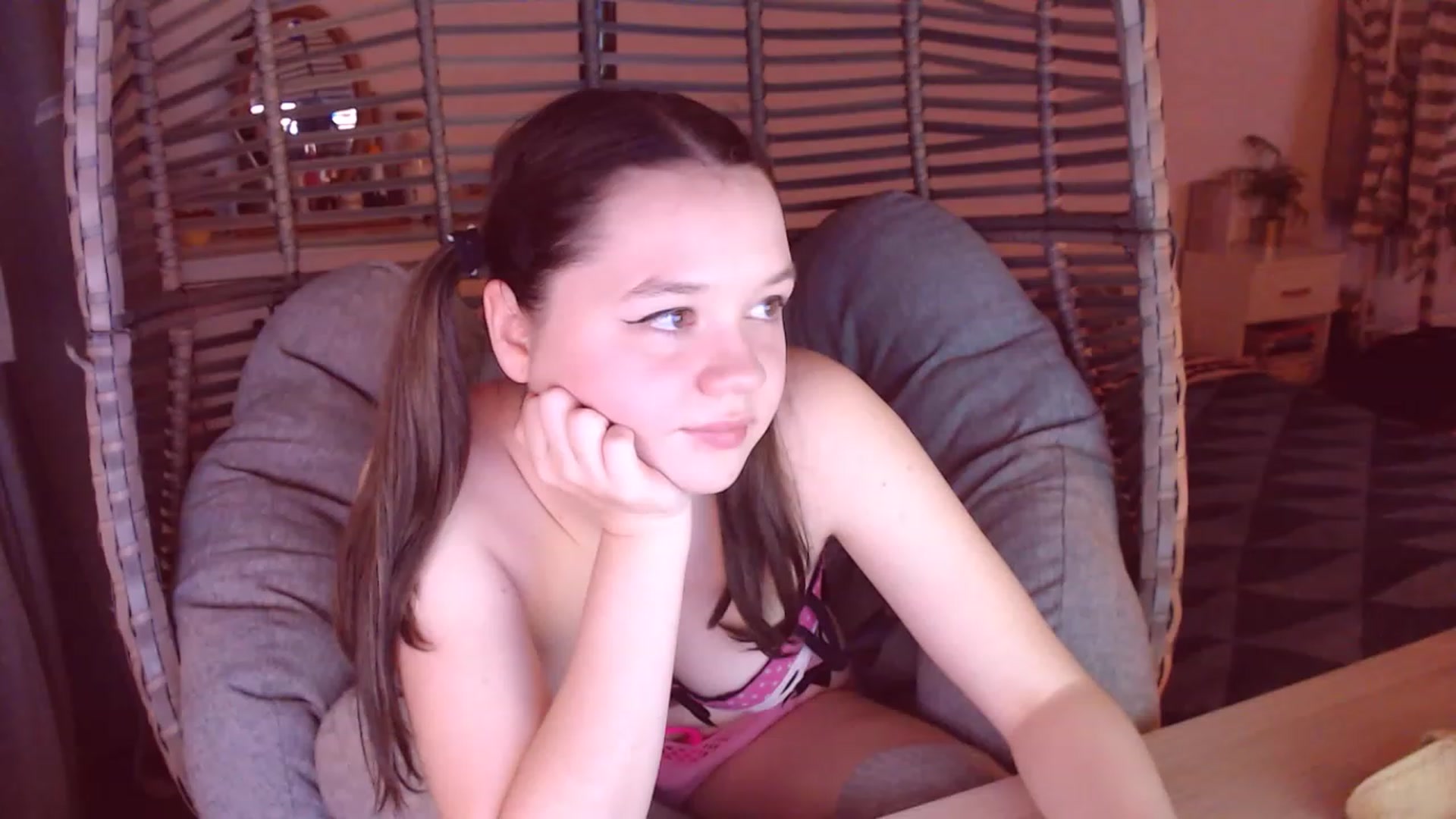 Gallery image thumbnail from Justturned_18's myfreecams stream on, 11/17/2022, 16:52 image 1 of 20