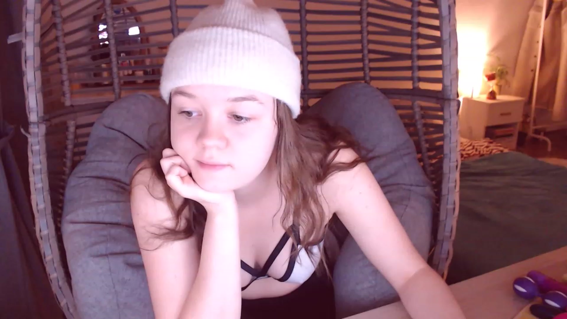 Gallery image thumbnail from Justturned_18's myfreecams stream on, 11/20/2022, 16:52 image 18 of 20