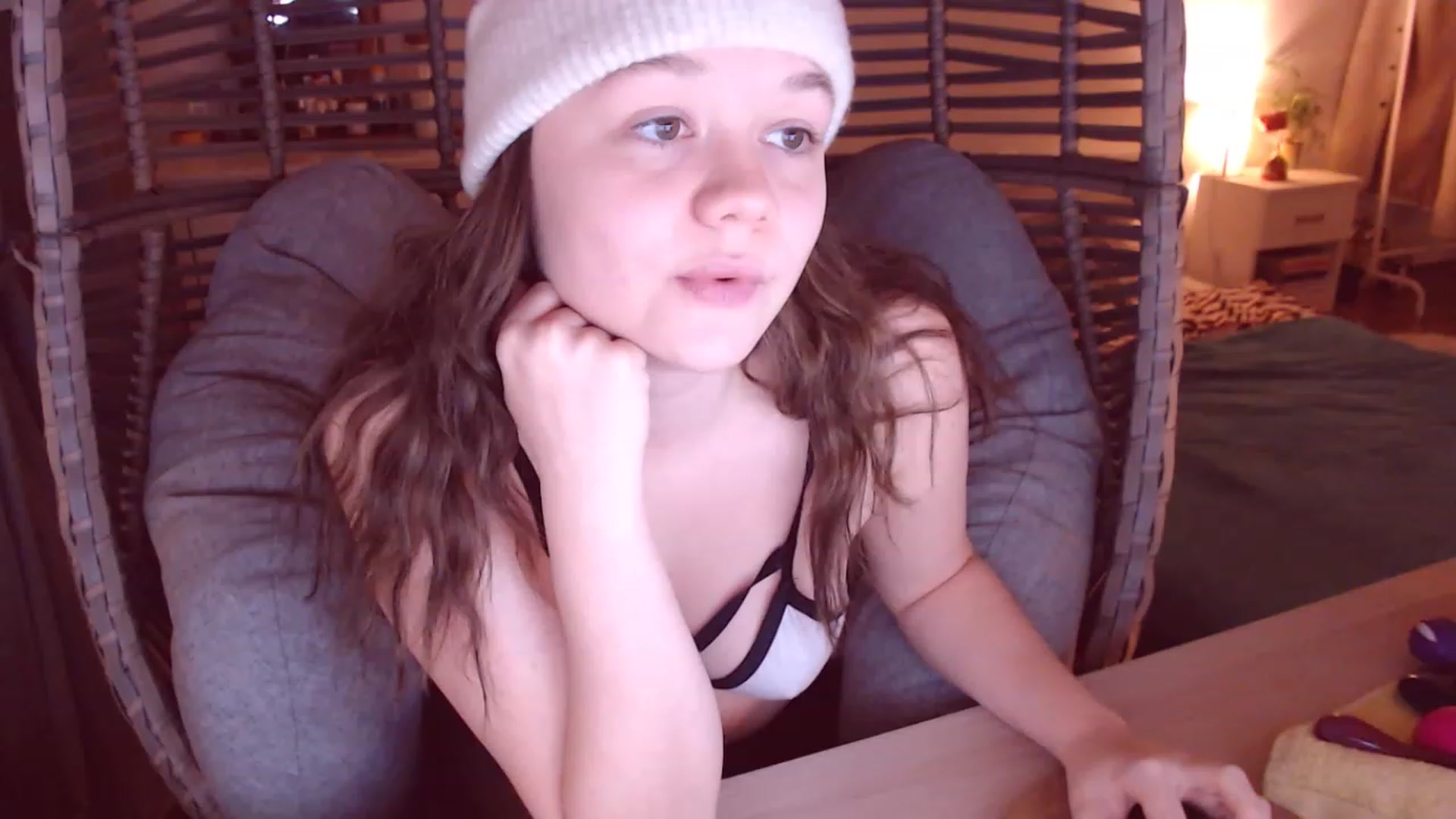 Gallery image thumbnail from Justturned_18's myfreecams stream on, 11/20/2022, 16:52 image 6 of 20
