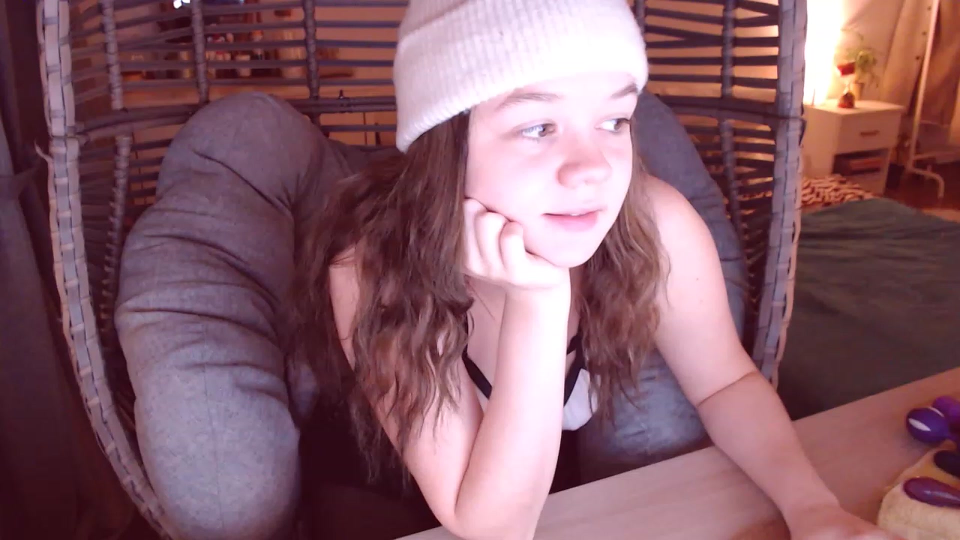 Gallery image thumbnail from Justturned_18's myfreecams stream on, 11/20/2022, 16:52 image 12 of 20