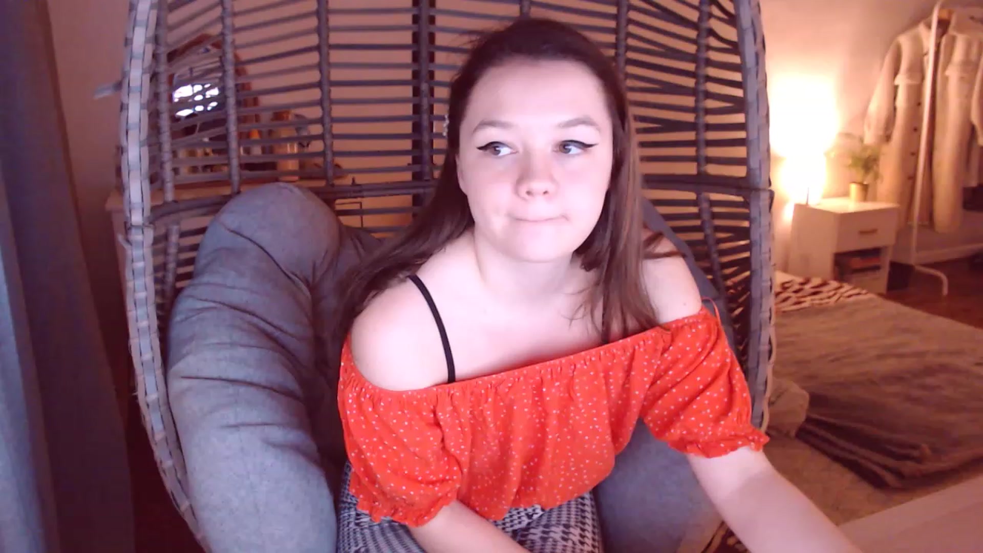 Gallery image thumbnail from Justturned_18's myfreecams stream on, 11/22/2022, 18:06 image 13 of 20