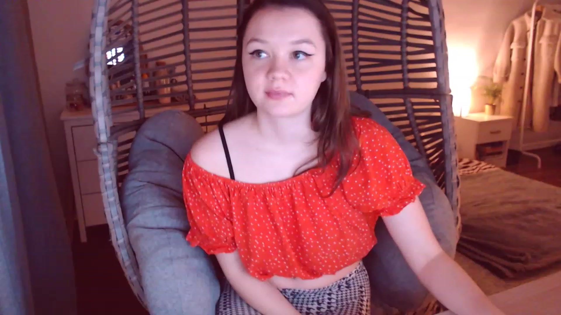 Gallery image thumbnail from Justturned_18's myfreecams stream on, 11/22/2022, 18:06 image 15 of 20