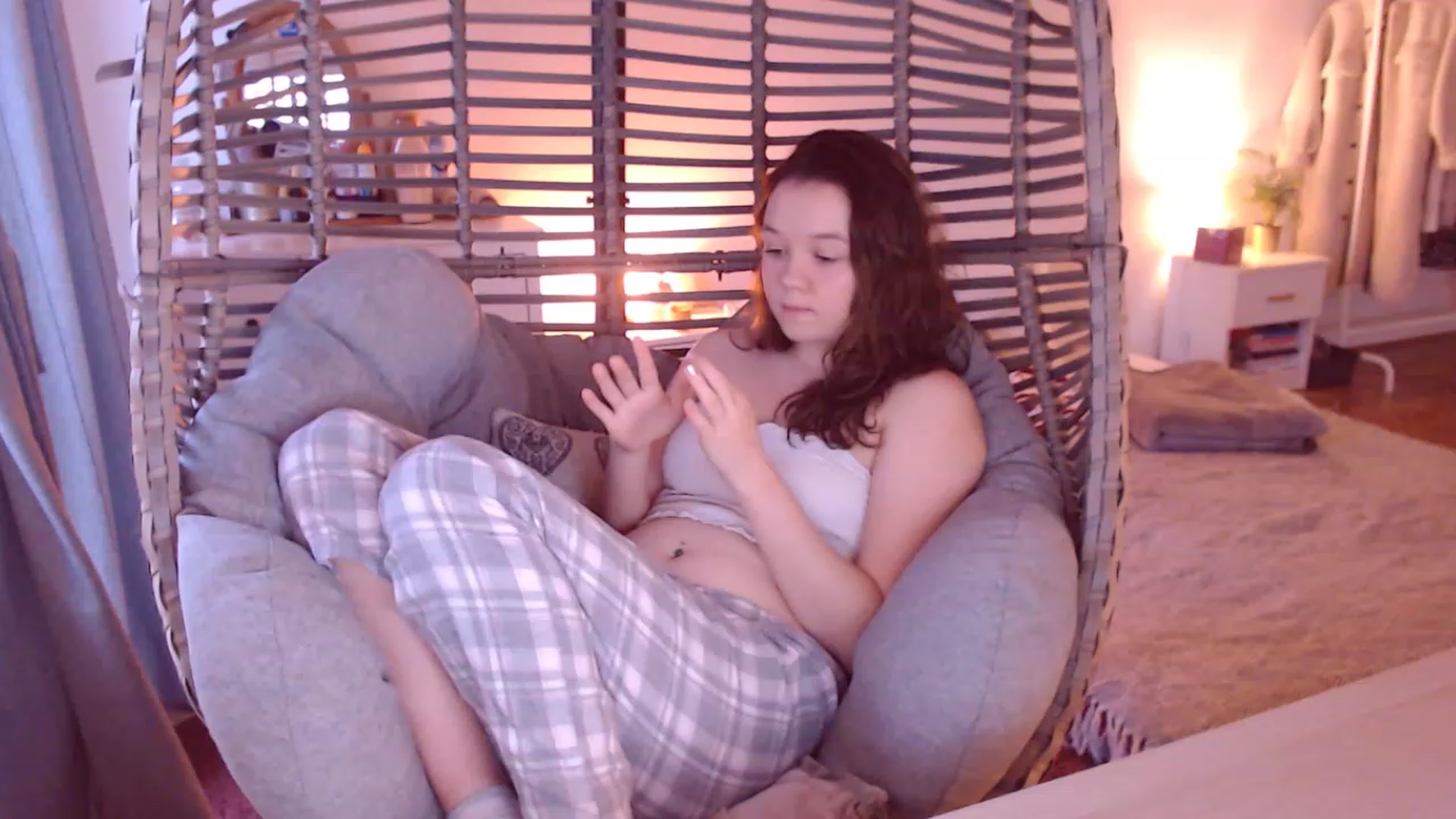 Gallery image thumbnail from Justturned_18's myfreecams stream on, 11/23/2022, 15:23 image 6 of 20