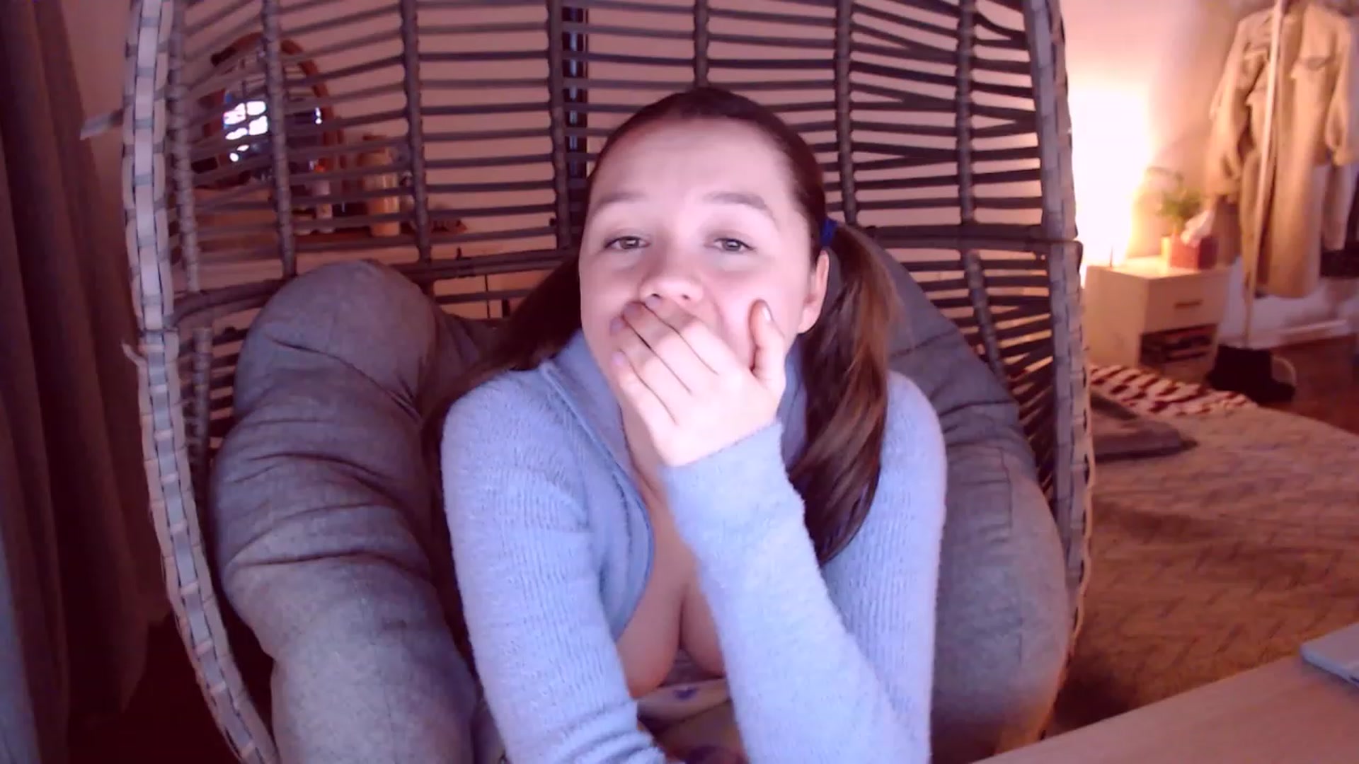 Gallery image thumbnail from Justturned_18's myfreecams stream on, 11/25/2022, 16:24 image 17 of 20