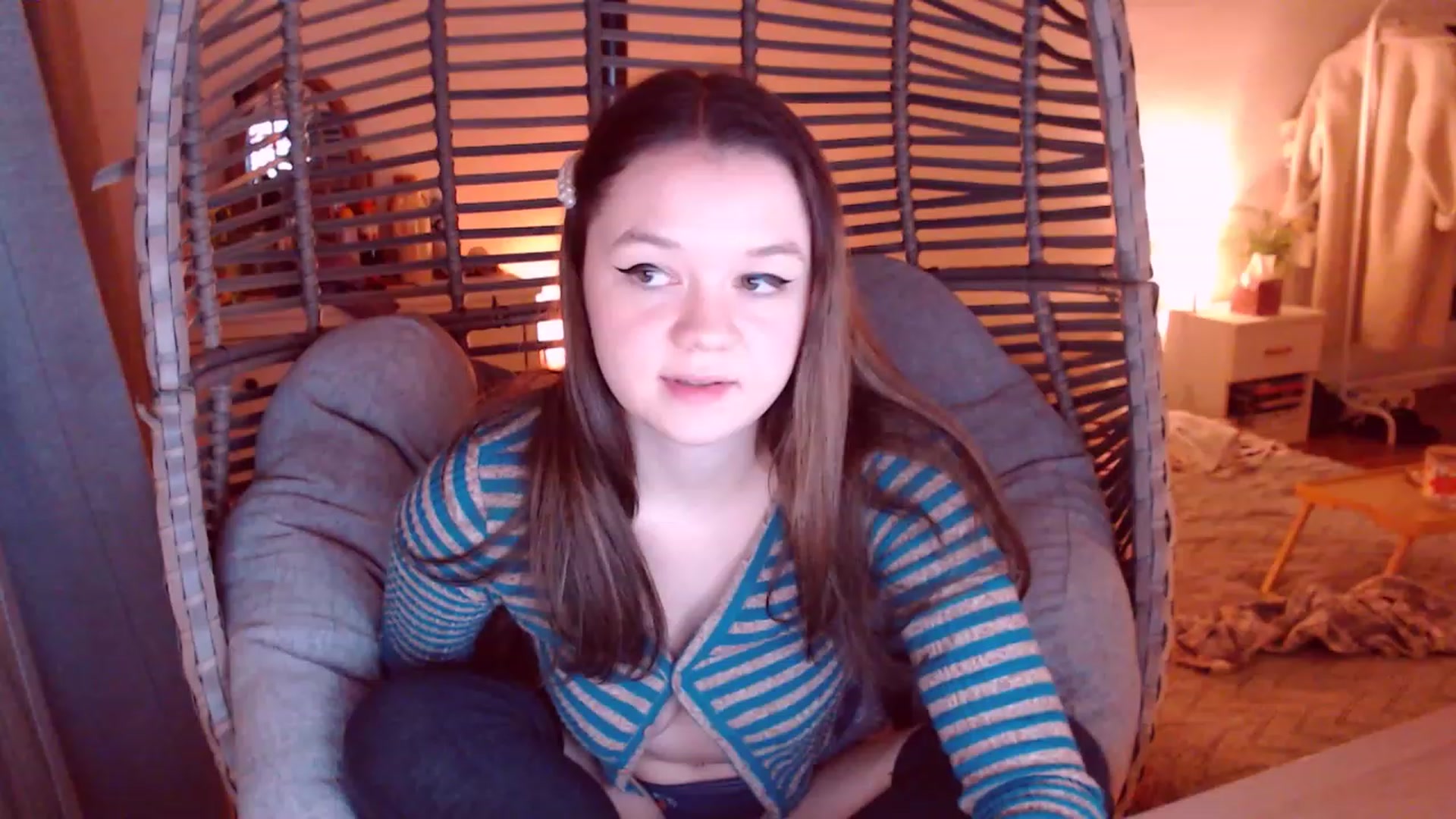 Gallery image thumbnail from Justturned_18's myfreecams stream on, 11/26/2022, 19:05 image 19 of 20