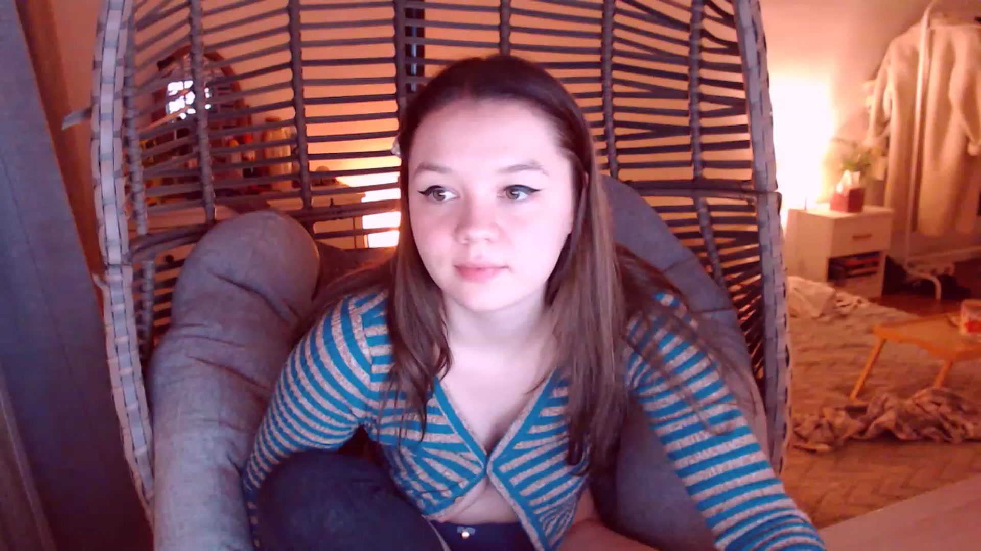 Gallery image thumbnail from Justturned_18's myfreecams stream on, 11/26/2022, 19:05 image 16 of 20
