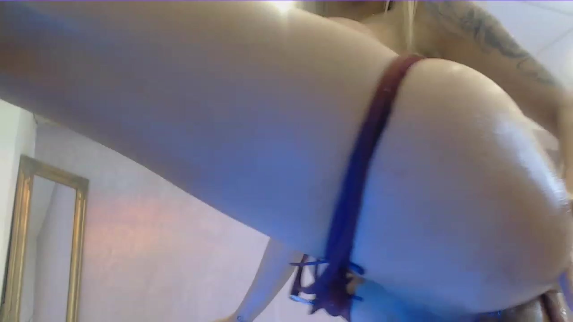 Gallery image thumbnail from Juts_MiaX's myfreecams stream on, 12/02/2022, 11:23 image 10 of 20