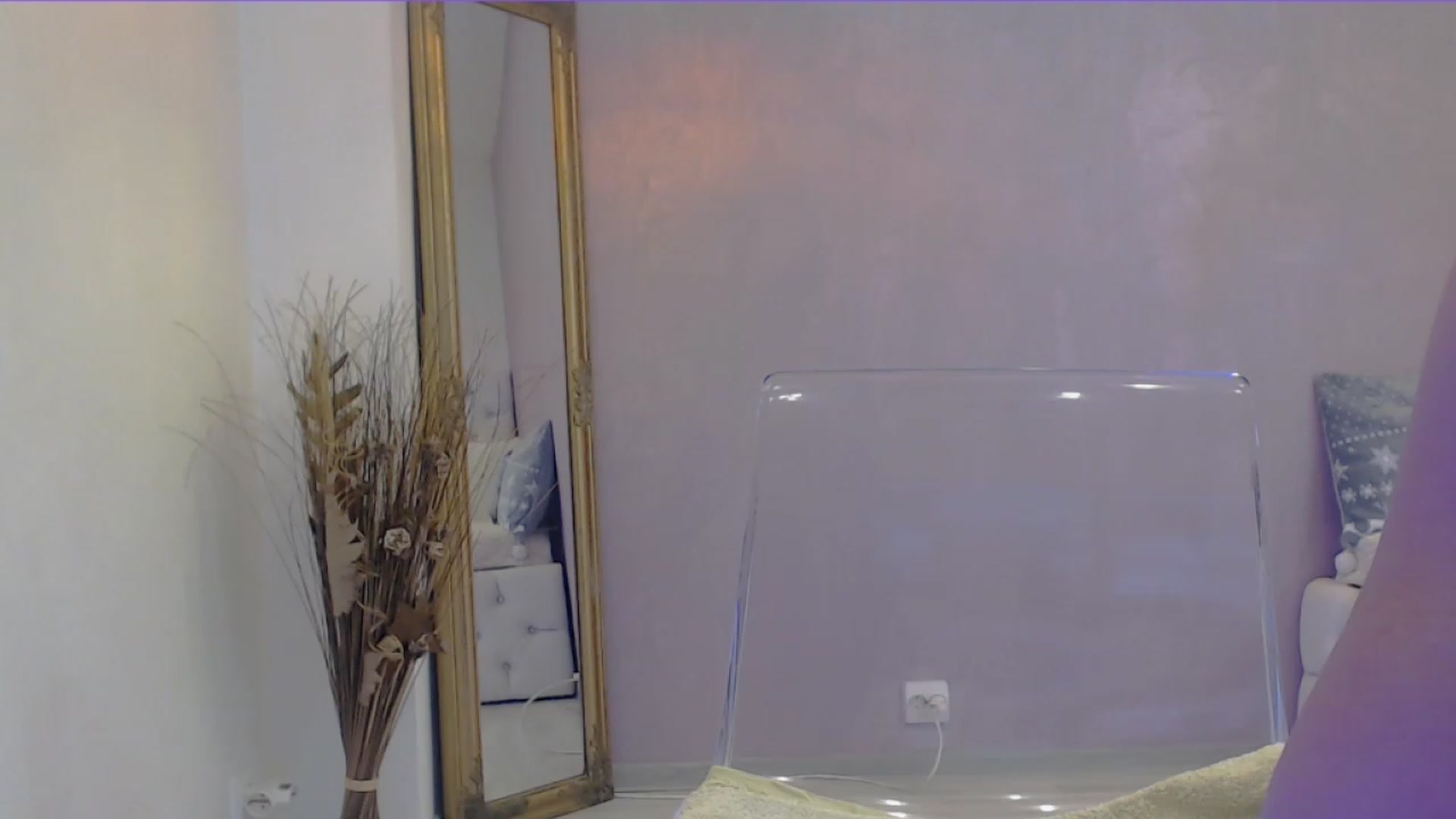 Gallery image thumbnail from Juts_MiaX's myfreecams stream on, 12/06/2022, 09:40 image 6 of 20