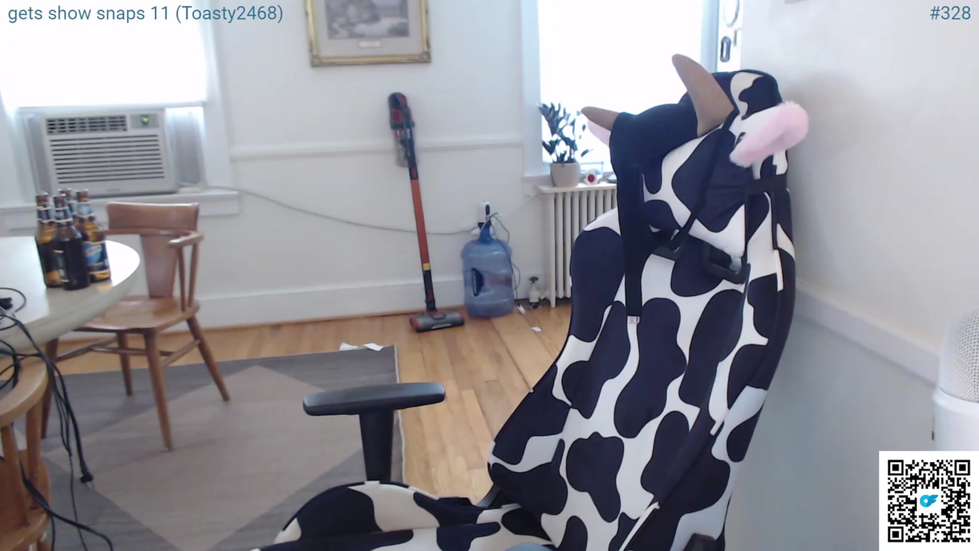 Gallery image thumbnail from Jwhiskewub_RC's myfreecams stream on, 06/10/2023, 21:08 image 5 of 20