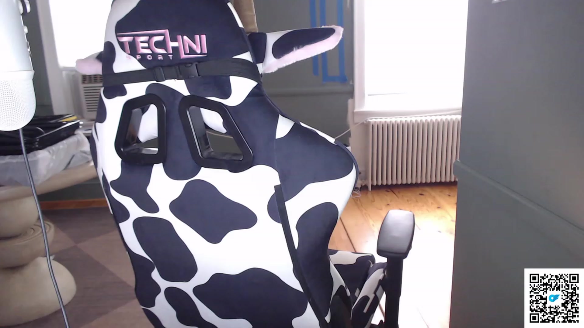 Gallery image thumbnail from Jwhiskewub_RC's myfreecams stream on, 07/22/2023, 23:46 image 6 of 20