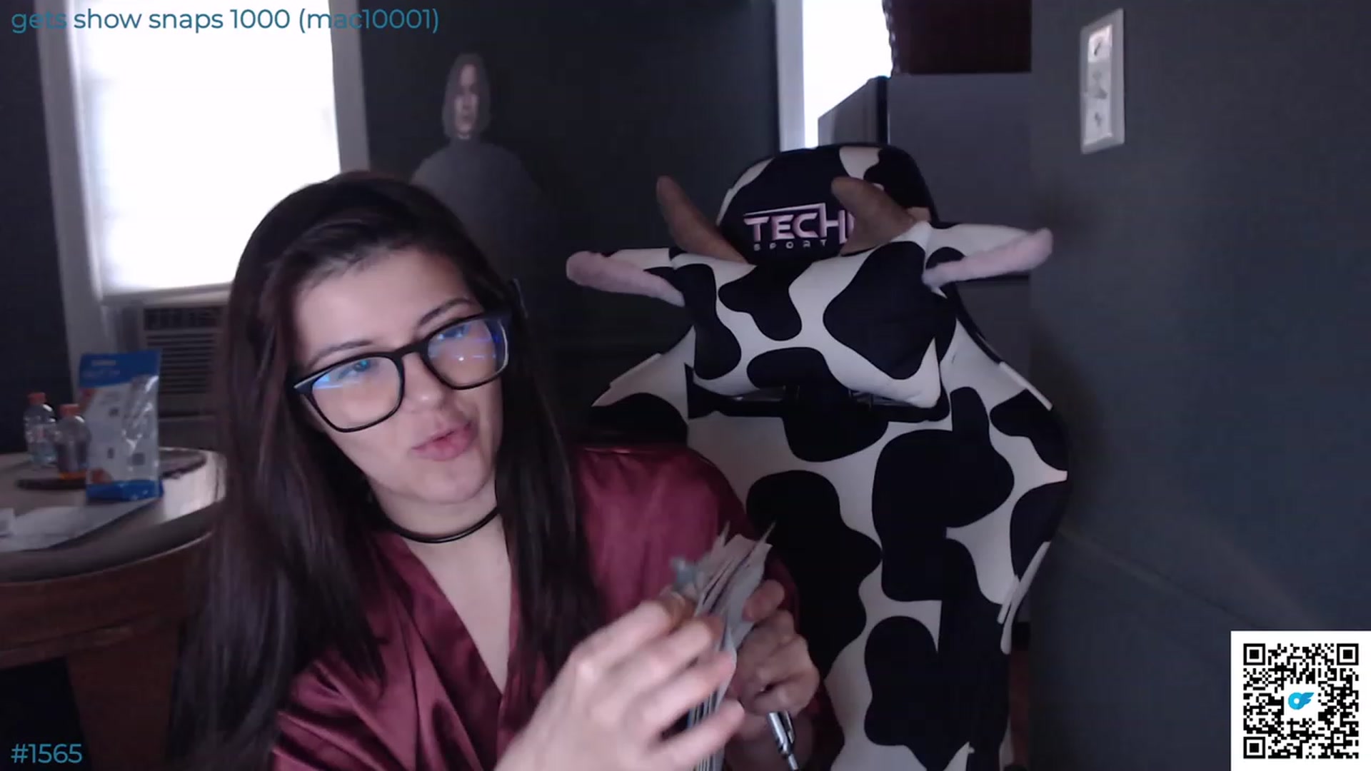 Gallery image thumbnail from Jwhiskewub_RC's myfreecams stream on, 08/05/2023, 24:00 image 16 of 20