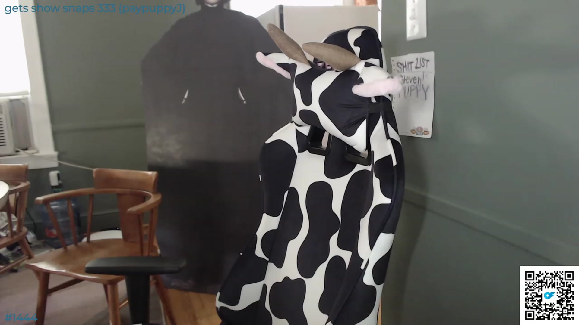 Gallery image thumbnail from Jwhiskewub_RC's myfreecams stream on, 08/19/2023, 18:18 image 15 of 20
