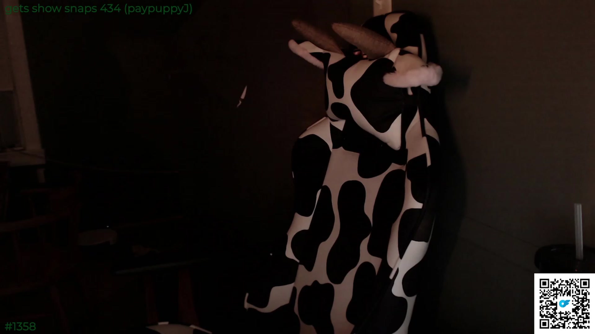 Gallery image thumbnail from Jwhiskewub_RC's myfreecams stream on, 08/20/2023, 01:37 image 10 of 20
